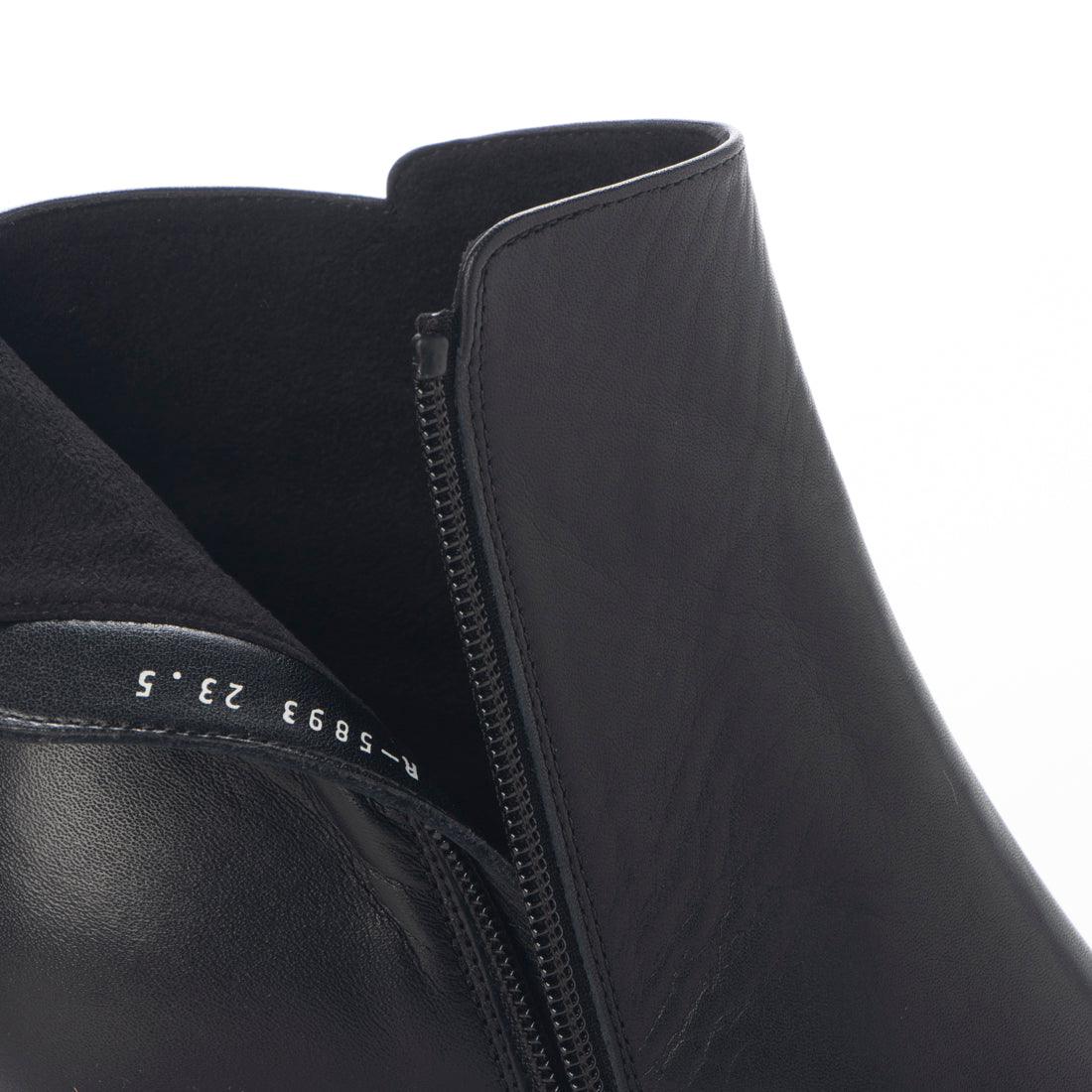 Chercher ETOILE Leather short boots