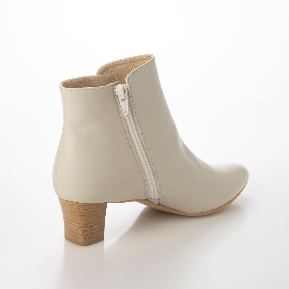 Chercher ETOILE Leather short boots