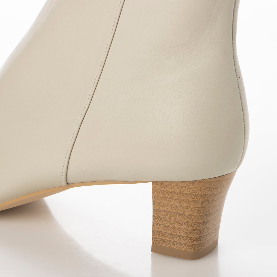 Chercher ETOILE Leather short boots