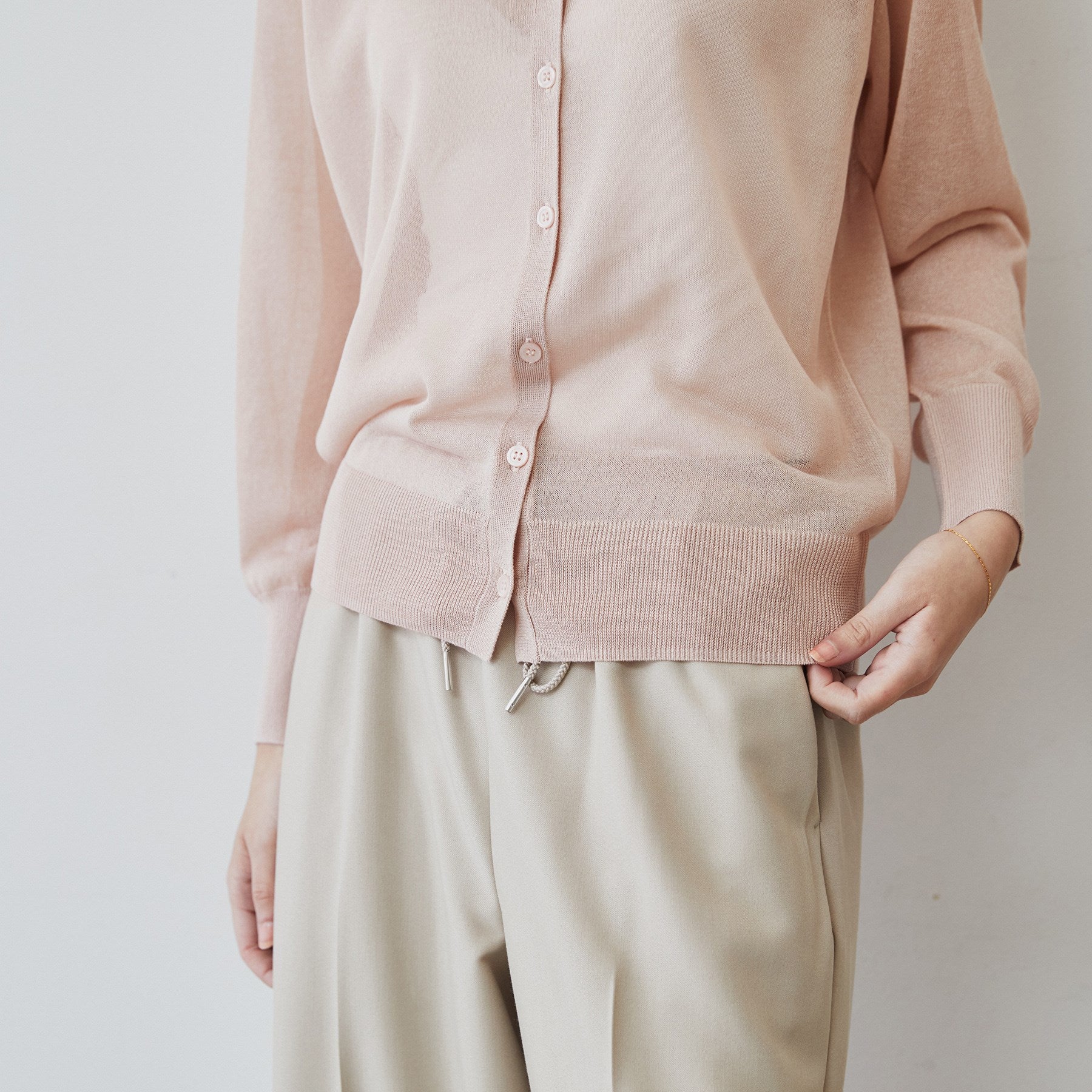 クロエンス cloenc シアーVネックカーディガン