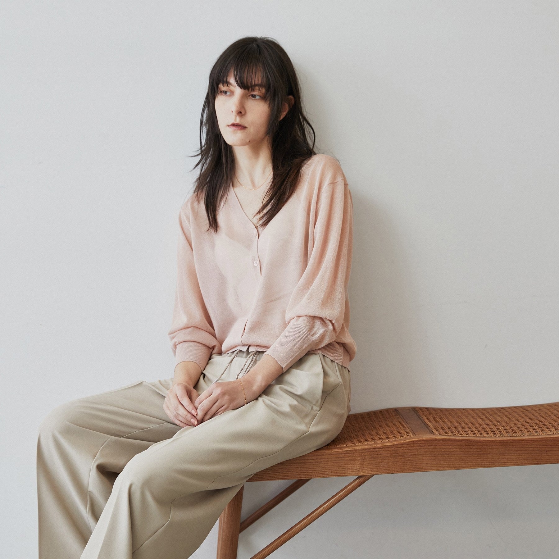クロエンス cloenc シアーVネックカーディガン