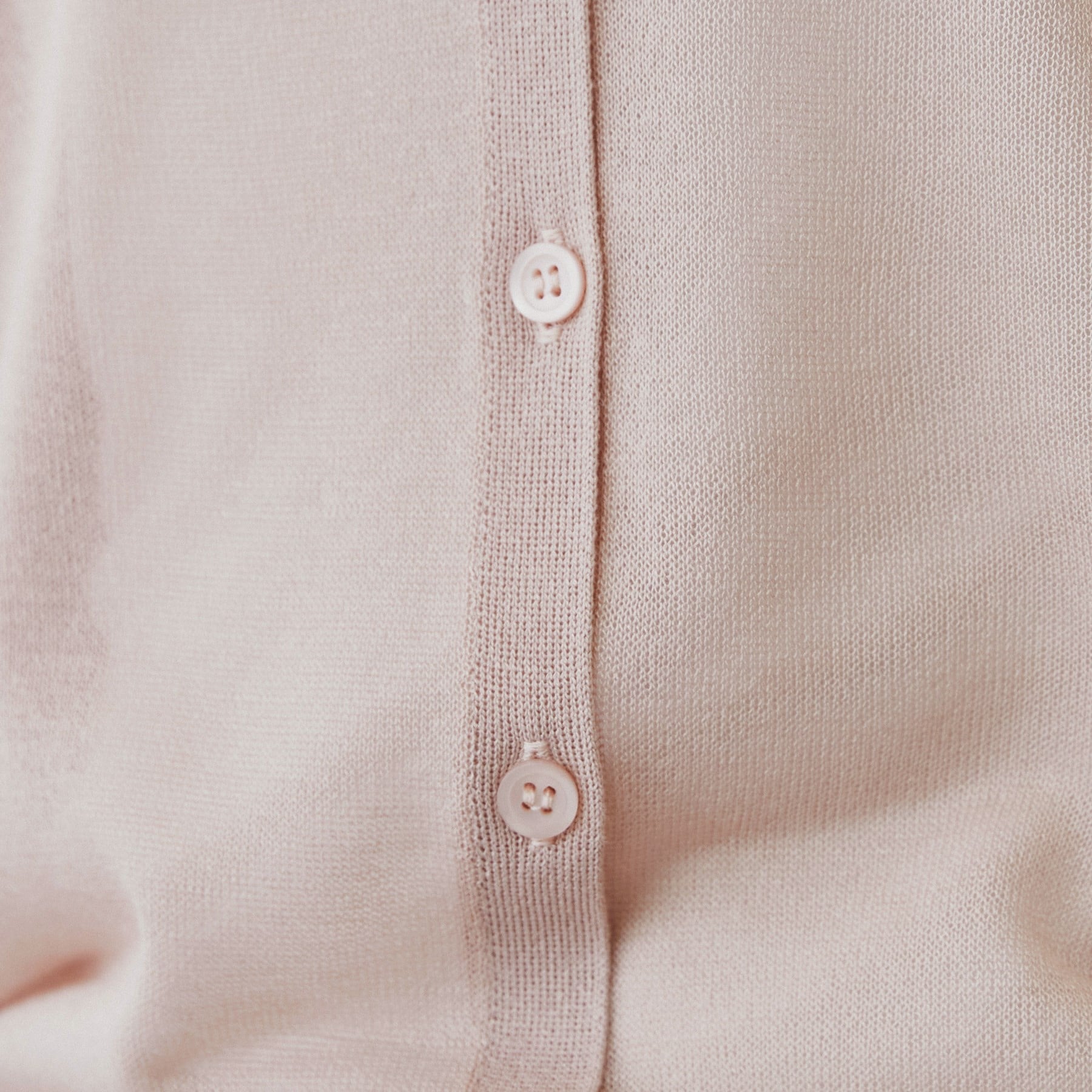クロエンス cloenc シアーVネックカーディガン