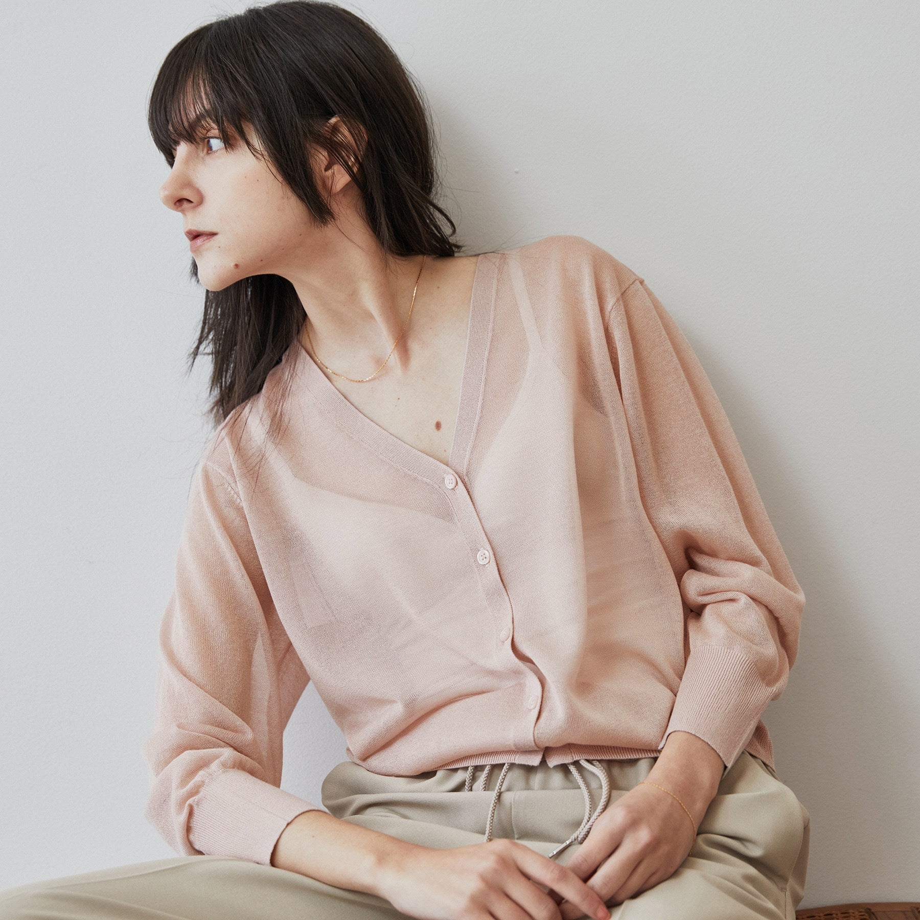 クロエンス cloenc シアーVネックカーディガン