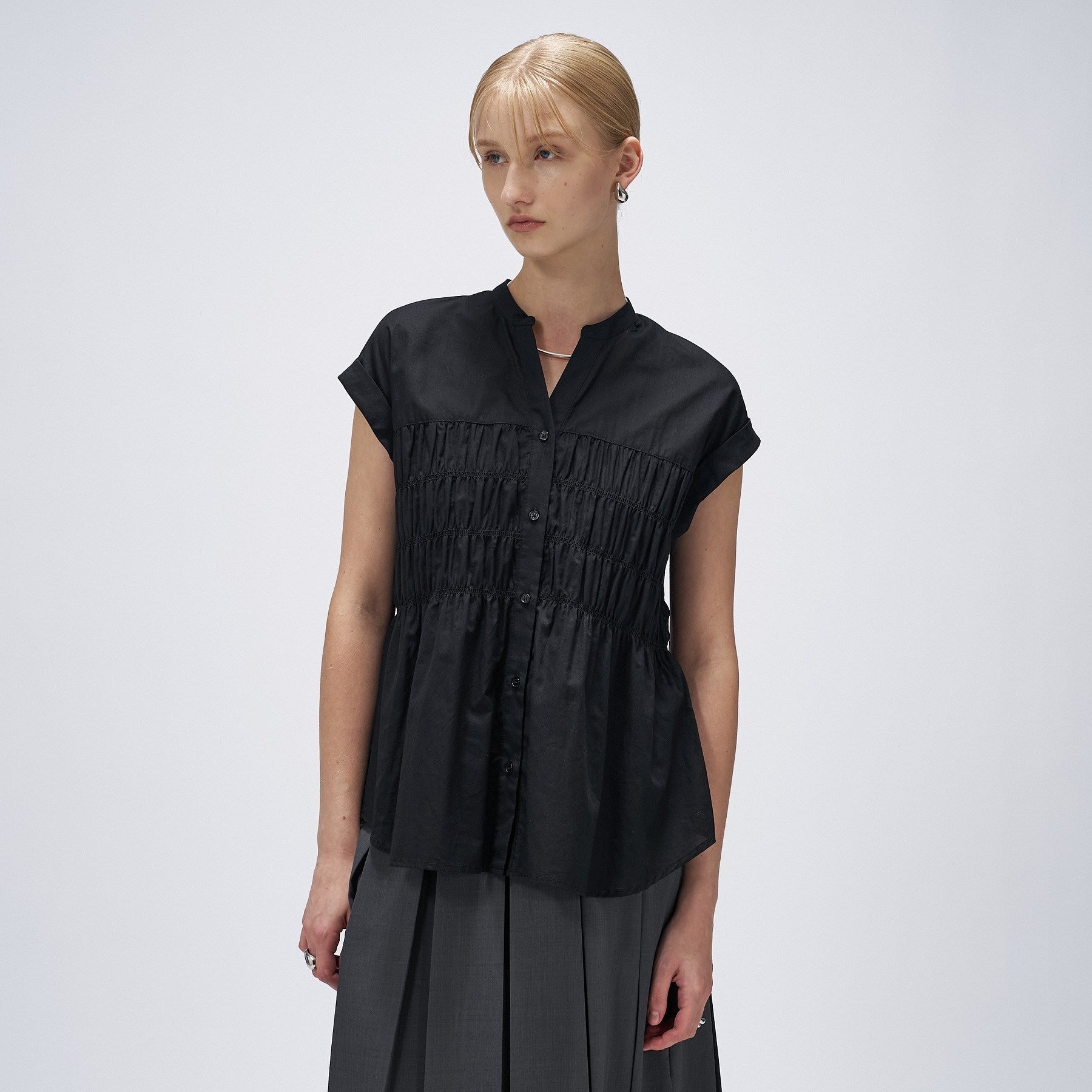 クロエンス cloenc 【手洗い可】シャーリングブラウス （ブラック(019)） ブラック(019)