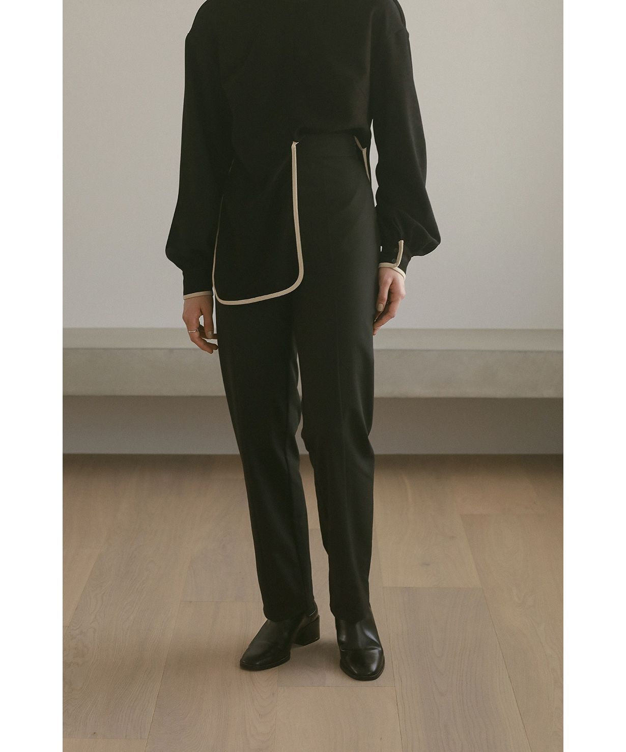 マノフ MANOF STRETCH TAPERED PANTS