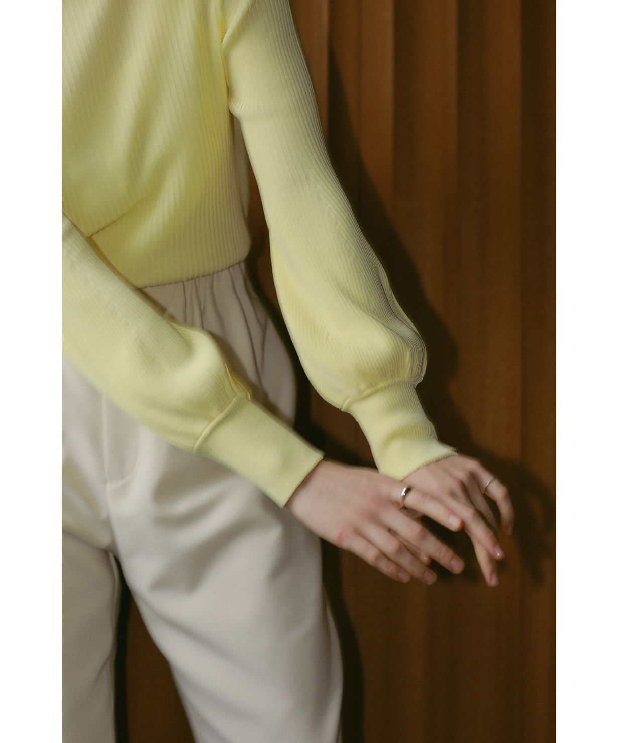 マノフ MANOF TURTLE NECK WIDE SLEEVE RIB KNIT （PINK） PINK
