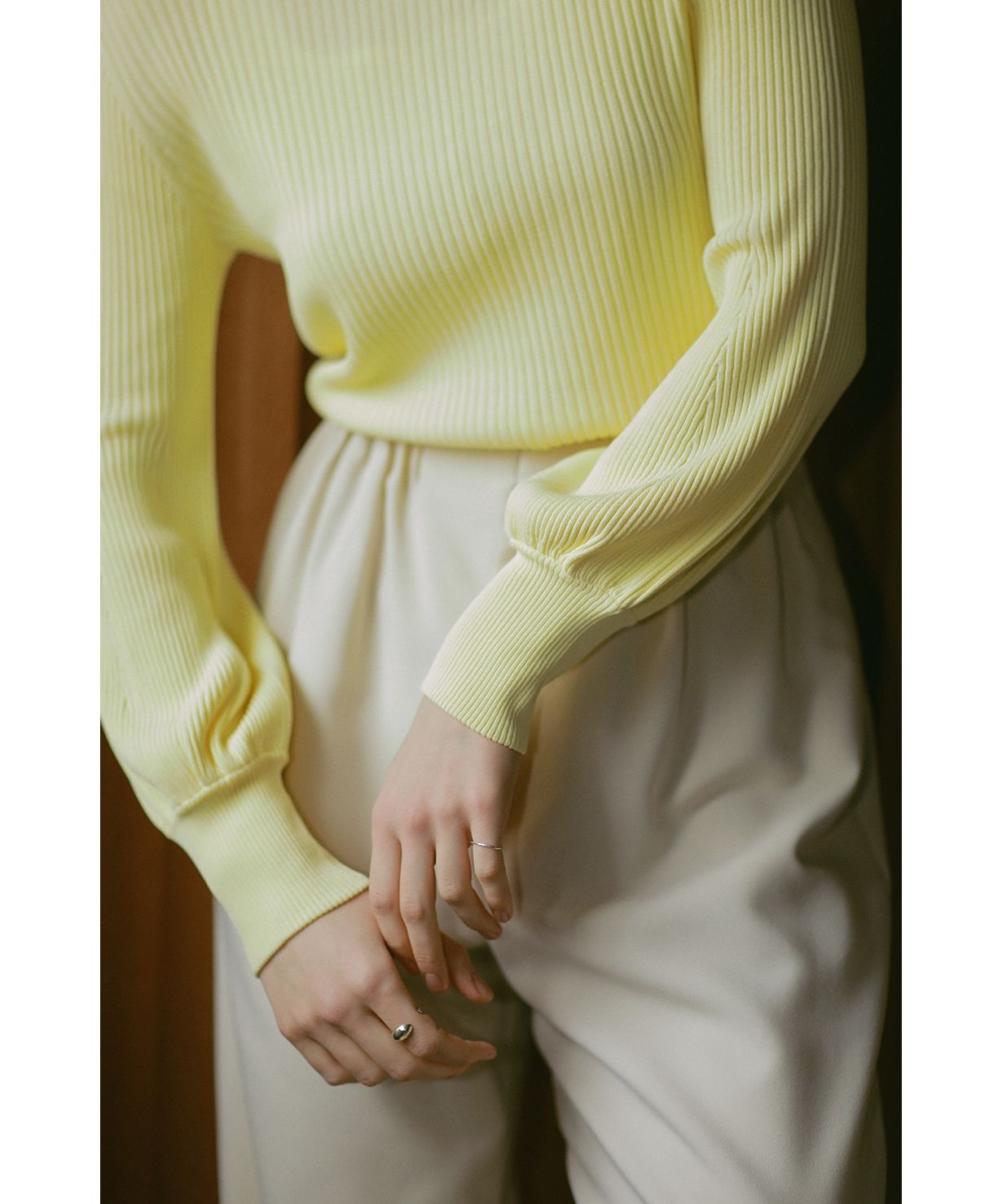 マノフ MANOF TURTLE NECK WIDE SLEEVE RIB KNIT （PINK） PINK