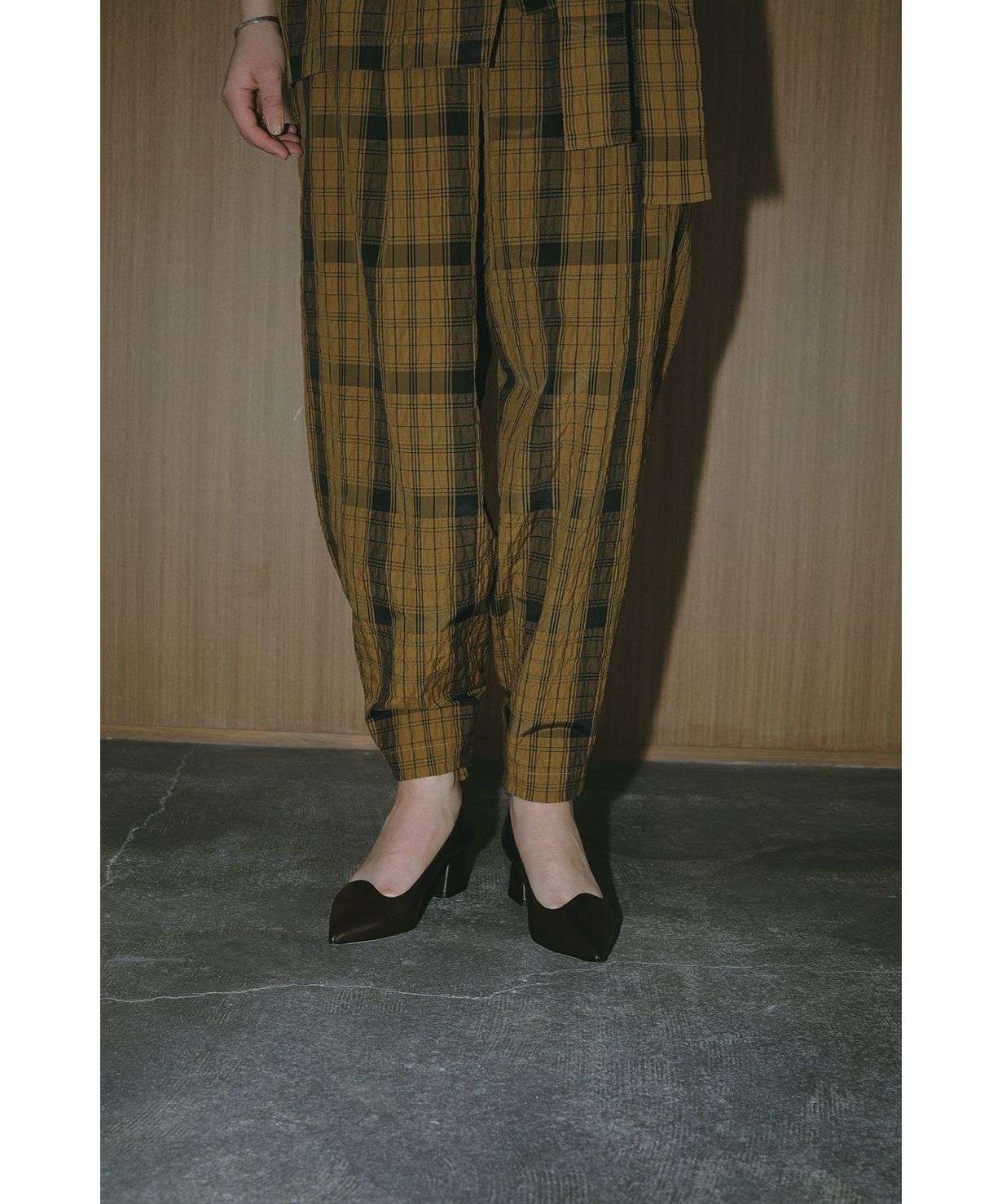 マノフ MANOF BELTED GATHER PANTS （CAMEL） CAMEL