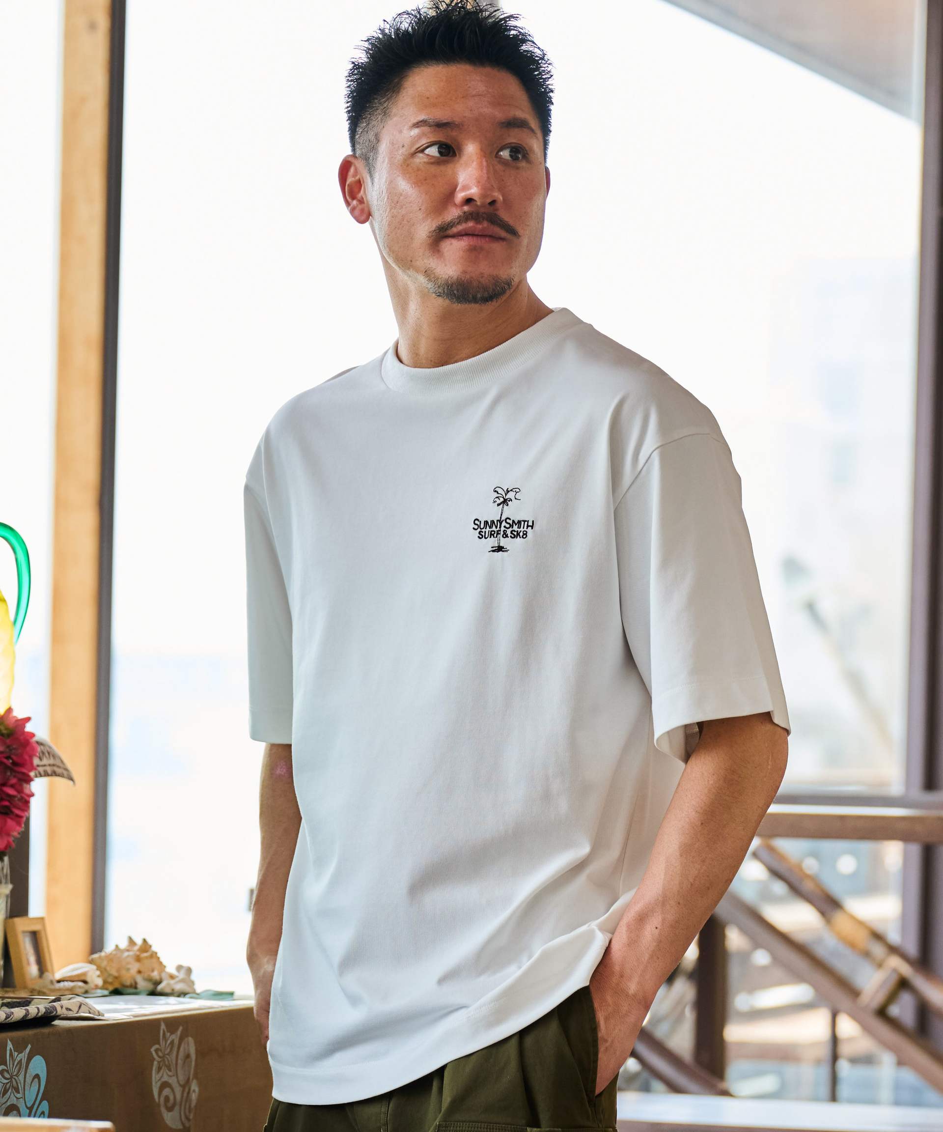 サニースミス Sunny Smith ヤシの木イラストロゴ両面刺繍Tシャツ （ホワイト） ホワイト