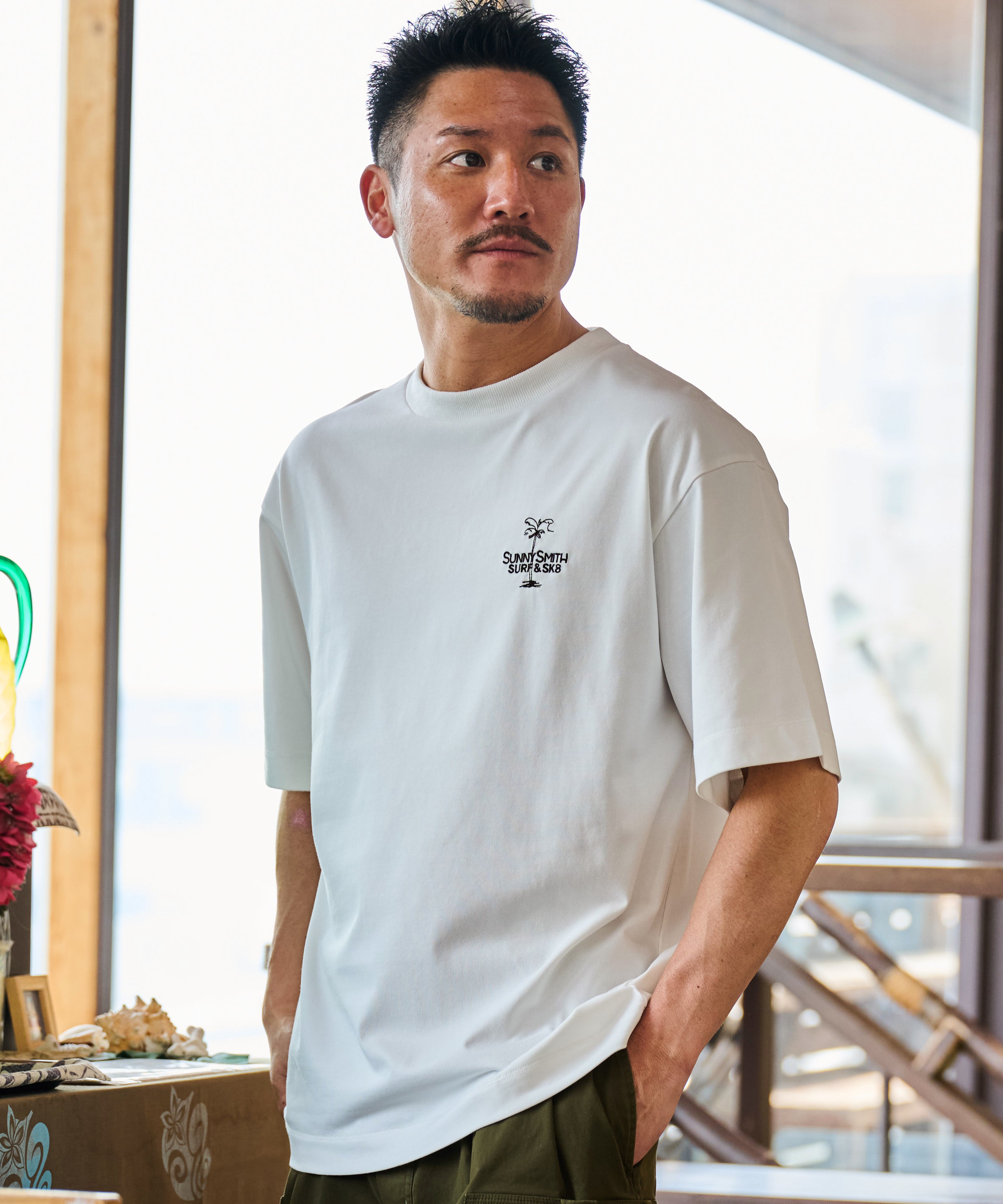 サニースミス Sunny Smith ヤシの木イラストロゴ両面刺繍Tシャツ （ホワイト） ホワイト