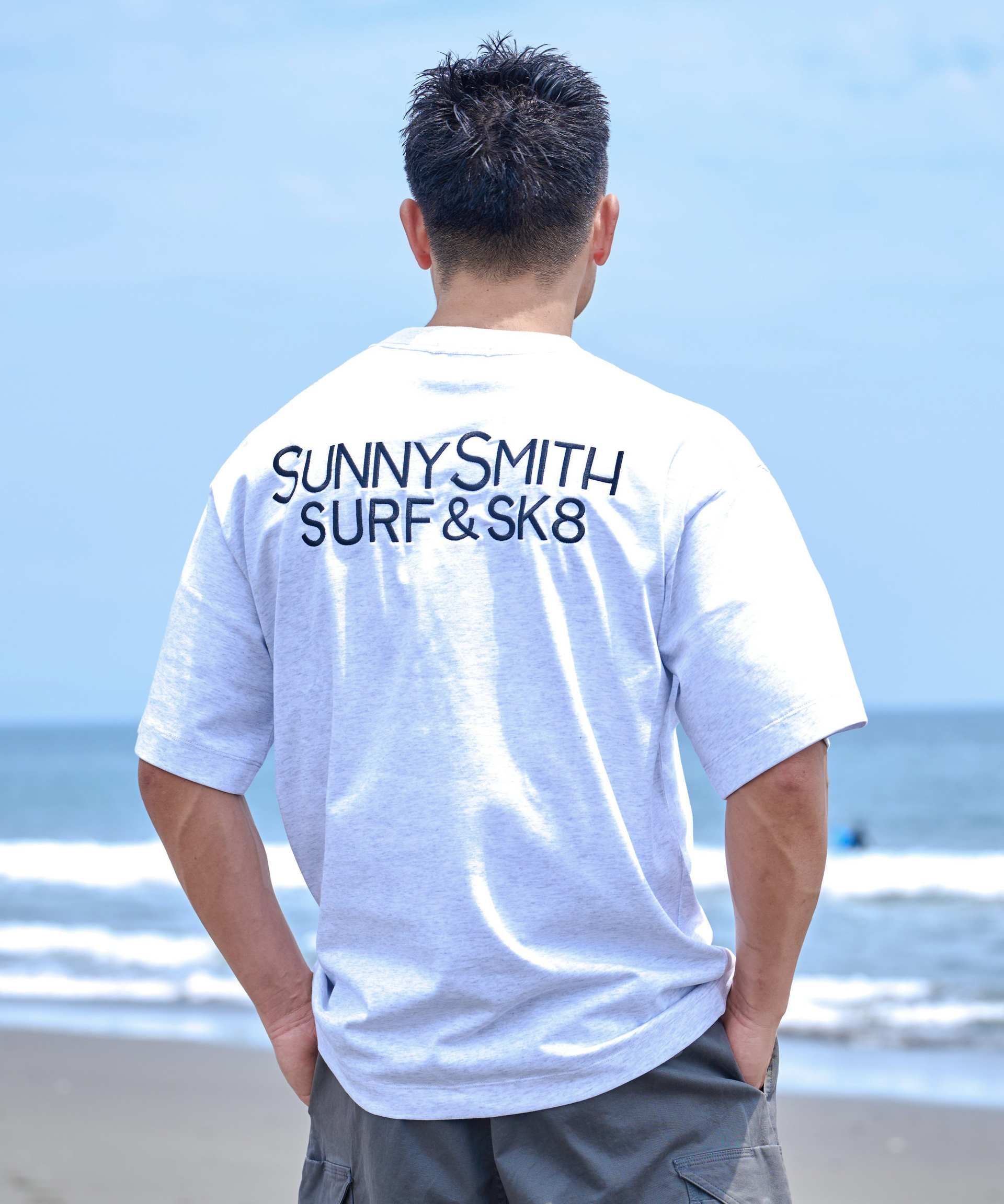 サニースミス Sunny Smith ヤシの木イラストロゴ両面刺繍Tシャツ （アッシュグレー） アッシュグレー