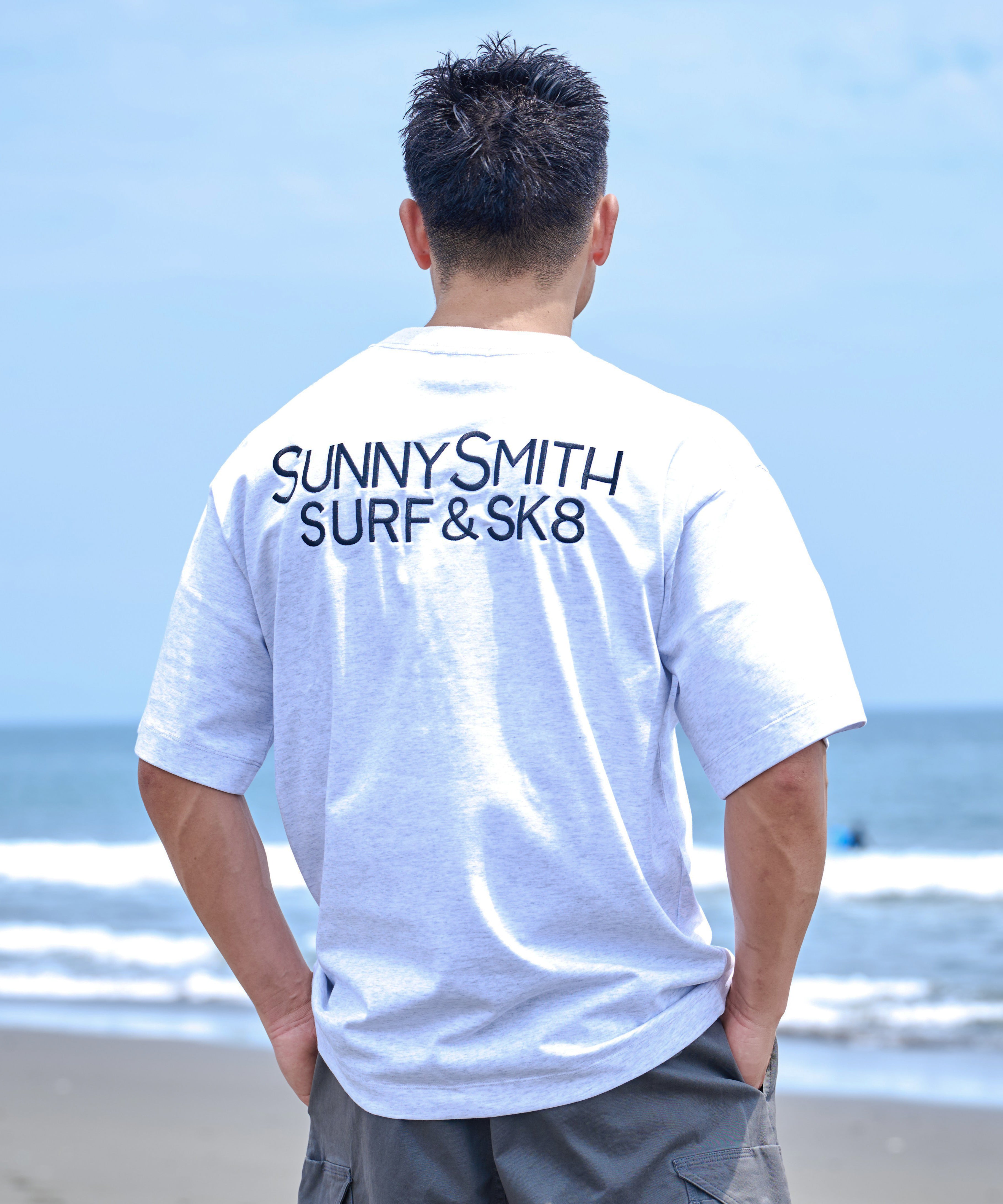 サニースミス Sunny Smith ヤシの木イラストロゴ両面刺繍Tシャツ （アッシュグレー） アッシュグレー
