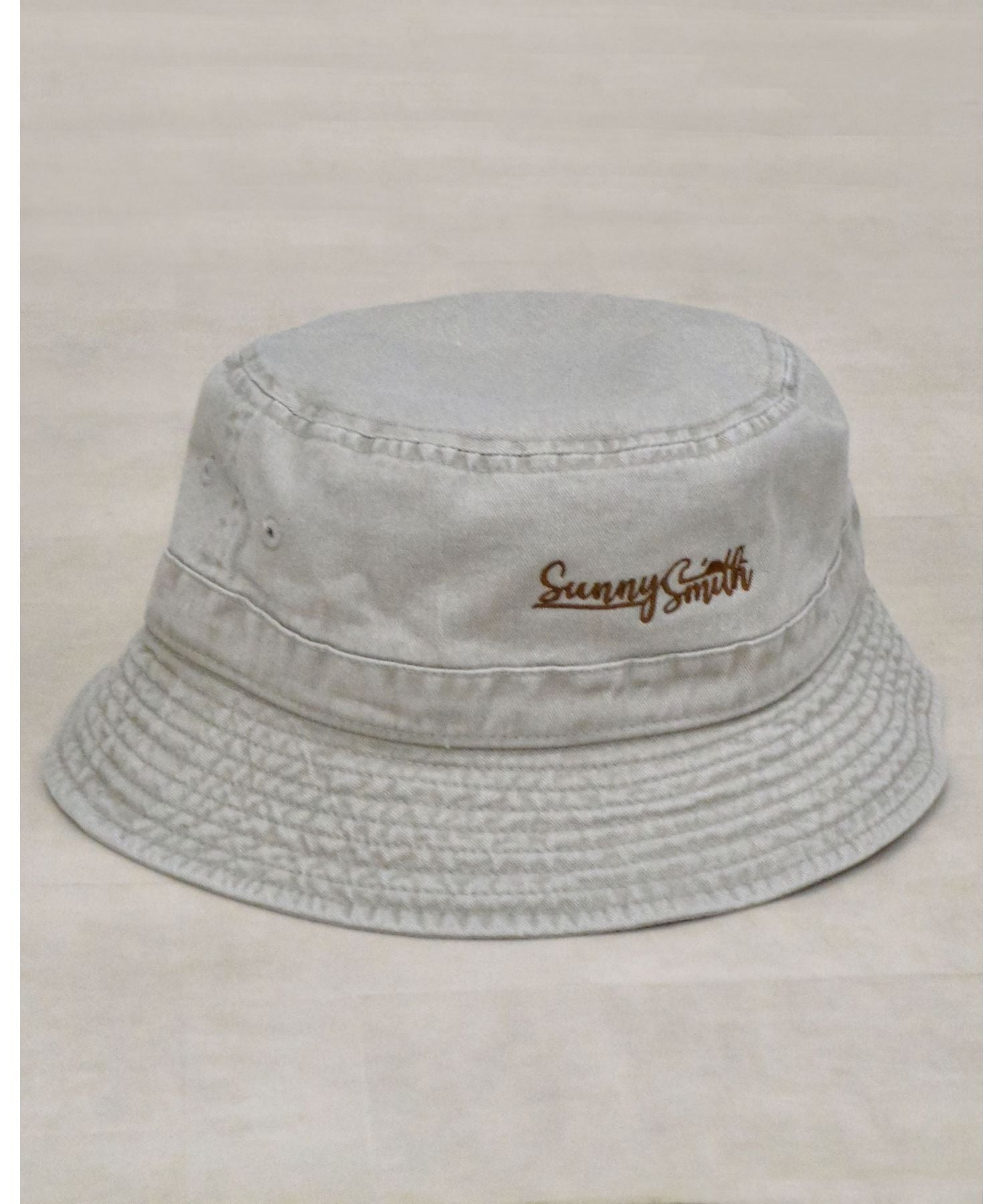サニースミス Sunny Smith SUNNY SMITH 筆記體標誌刺繡顏料 巴基特帽