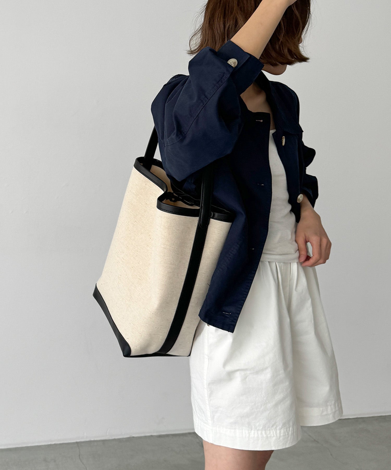 CANAL JEAN El mar Canvas Bicolor Shoulder Bag