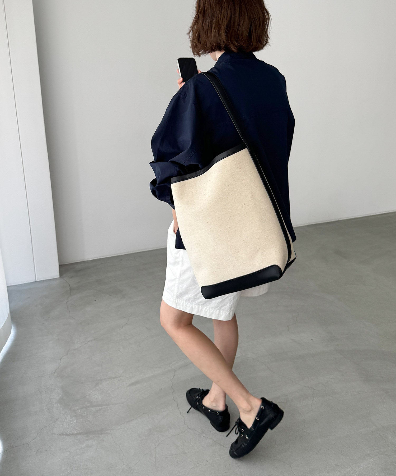CANAL JEAN El mar Canvas Bicolor Shoulder Bag