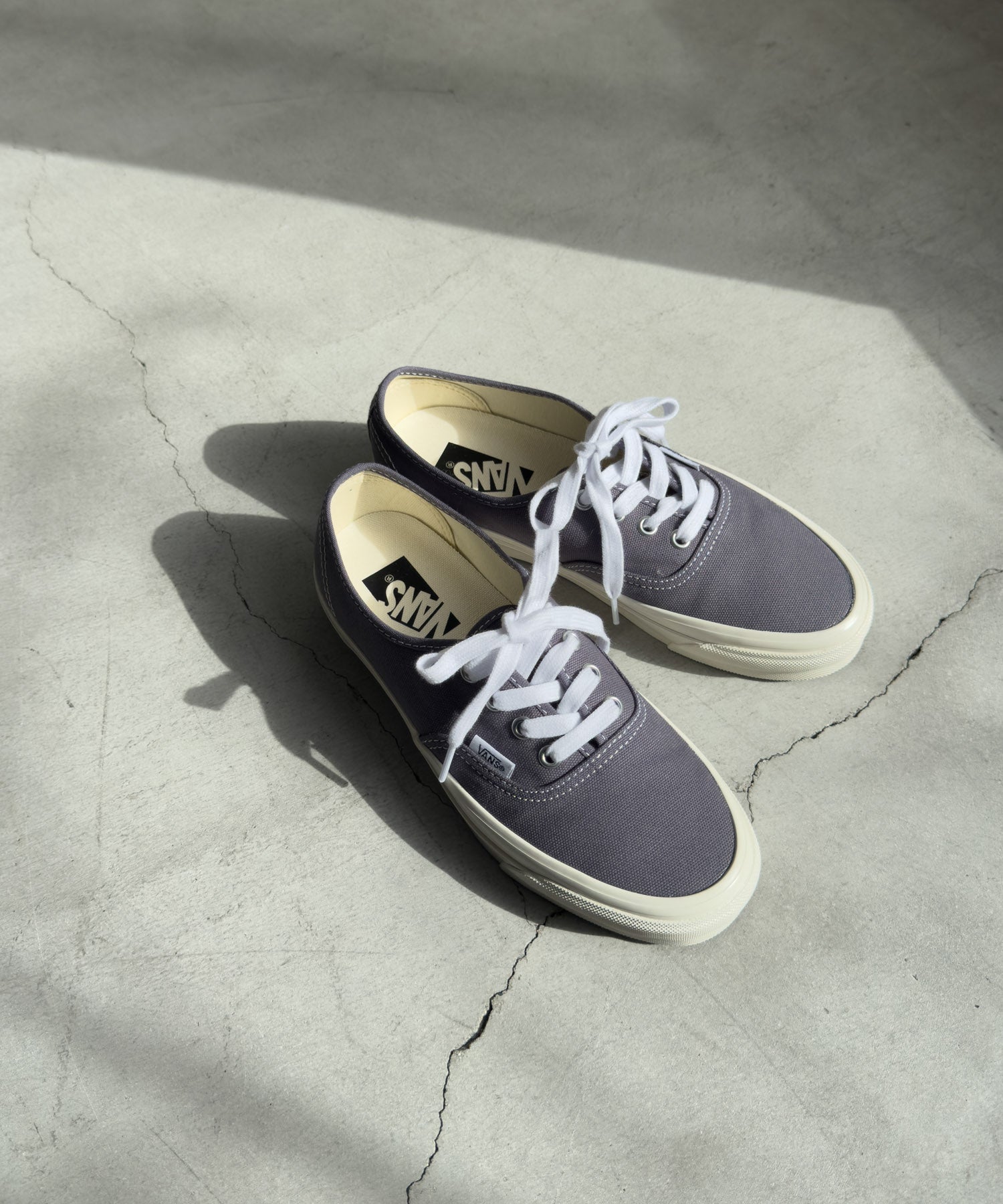 キャナルジーン CANAL JEAN VANS LX Authentic 44/VN000D9NFSM （チャコールグレー） チャコールグレー