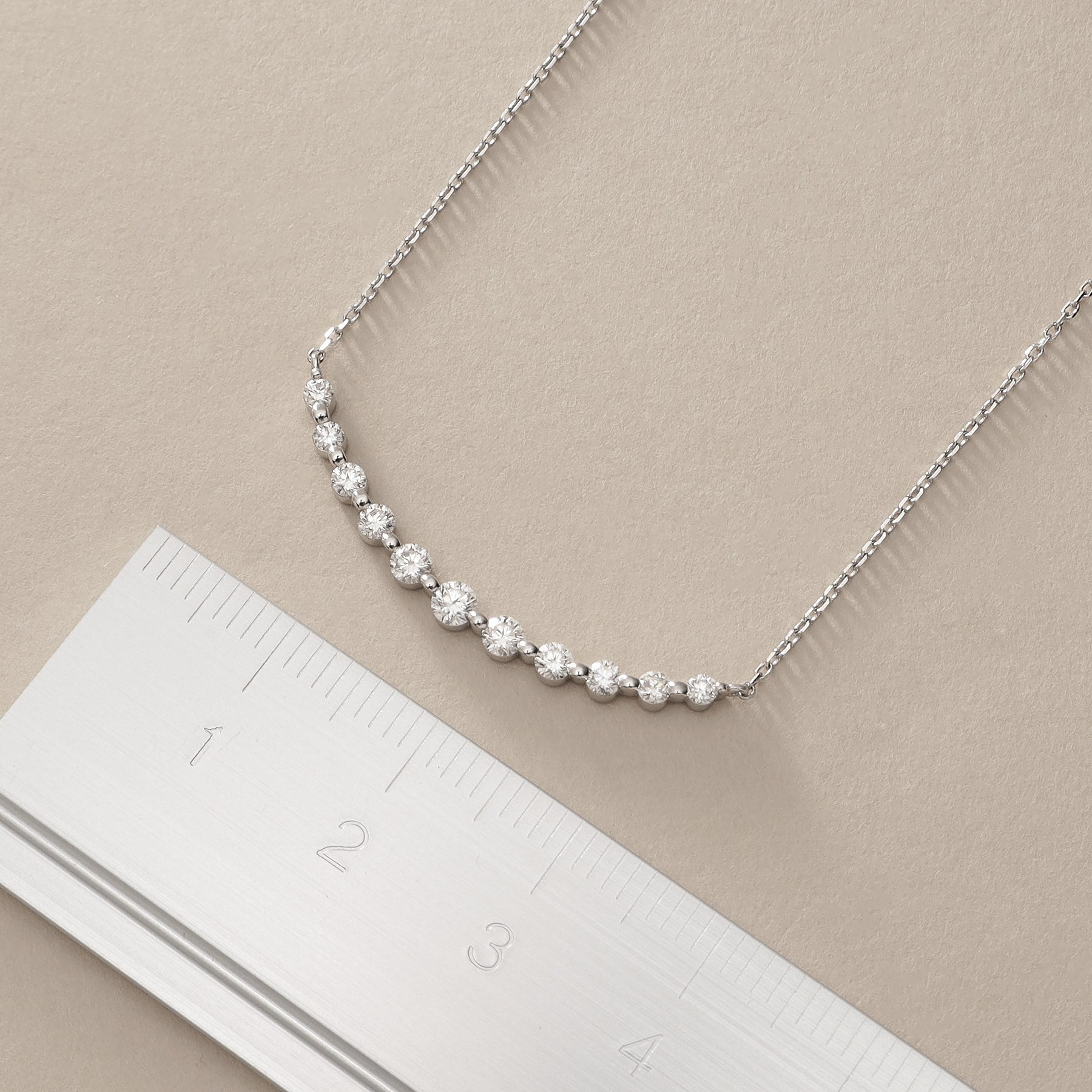 ココシュニック COCOSHNIK プラチナ ダイヤモンド グラデーション11石 ネックレス （プラチナ(904)） プラチナ(904)