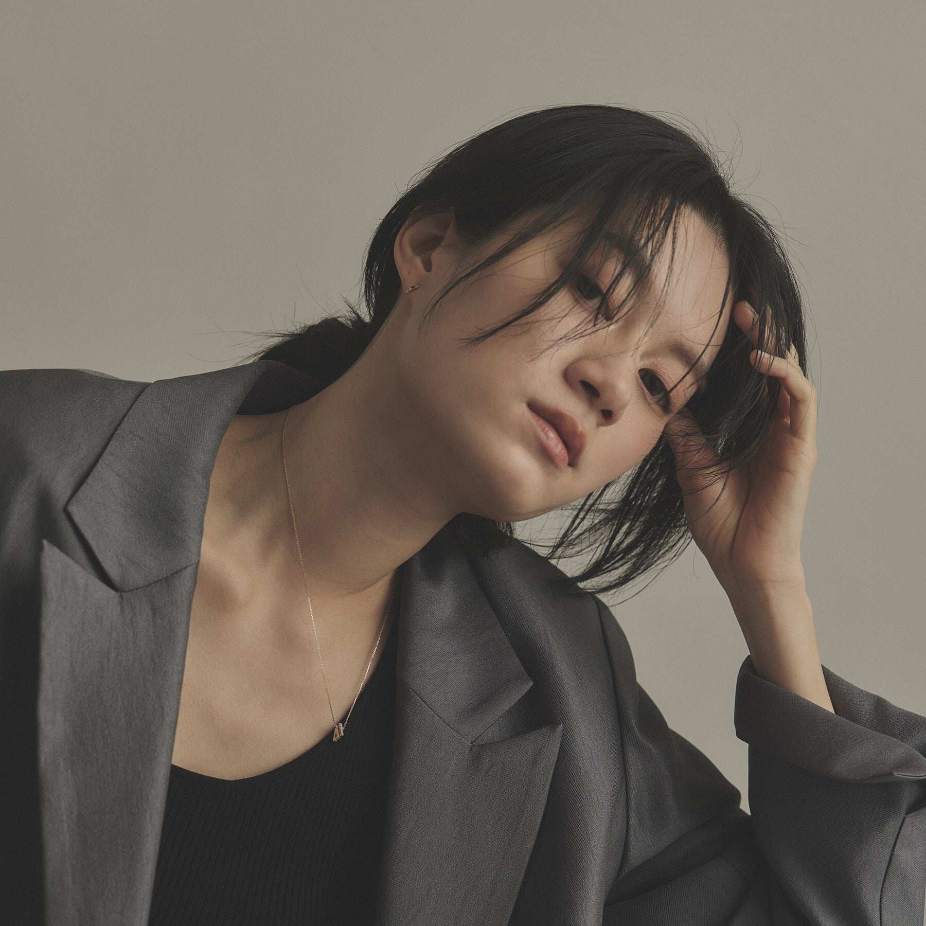 ココシュニック COCOSHNIK K10ダイヤモンド トライアングルシェイプ ネックレス （アイボリー(104)） アイボリー(104)