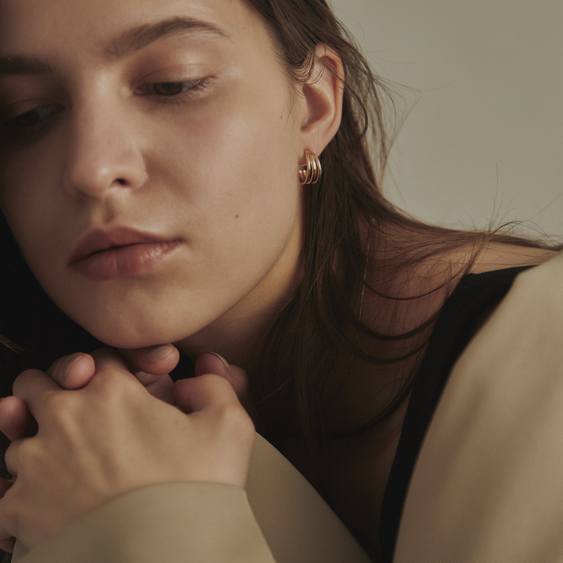 ココシュニック COCOSHNIK K10甲丸トリプルフープ ピアス （イエローゴールド(100)） イエローゴールド(100)