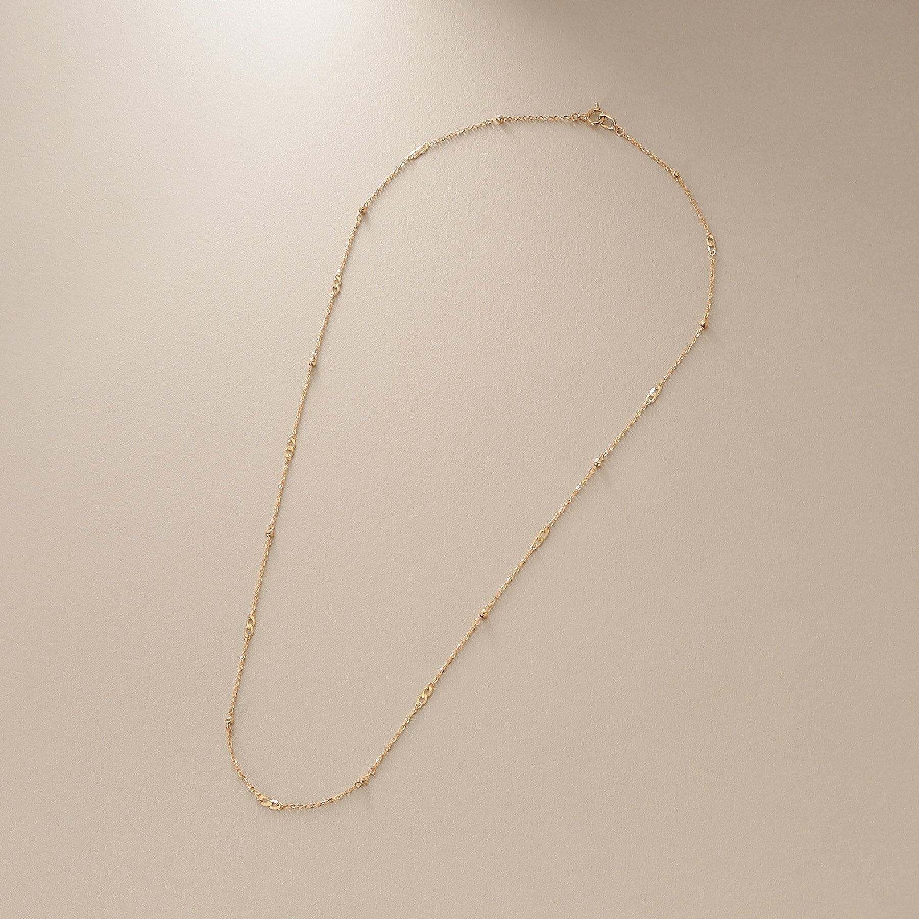 ココシュニック COCOSHNIK K18フラットキヘイ×ハニーカットビーズ ネックレス （イエローゴールド(100)） イエローゴールド(100)