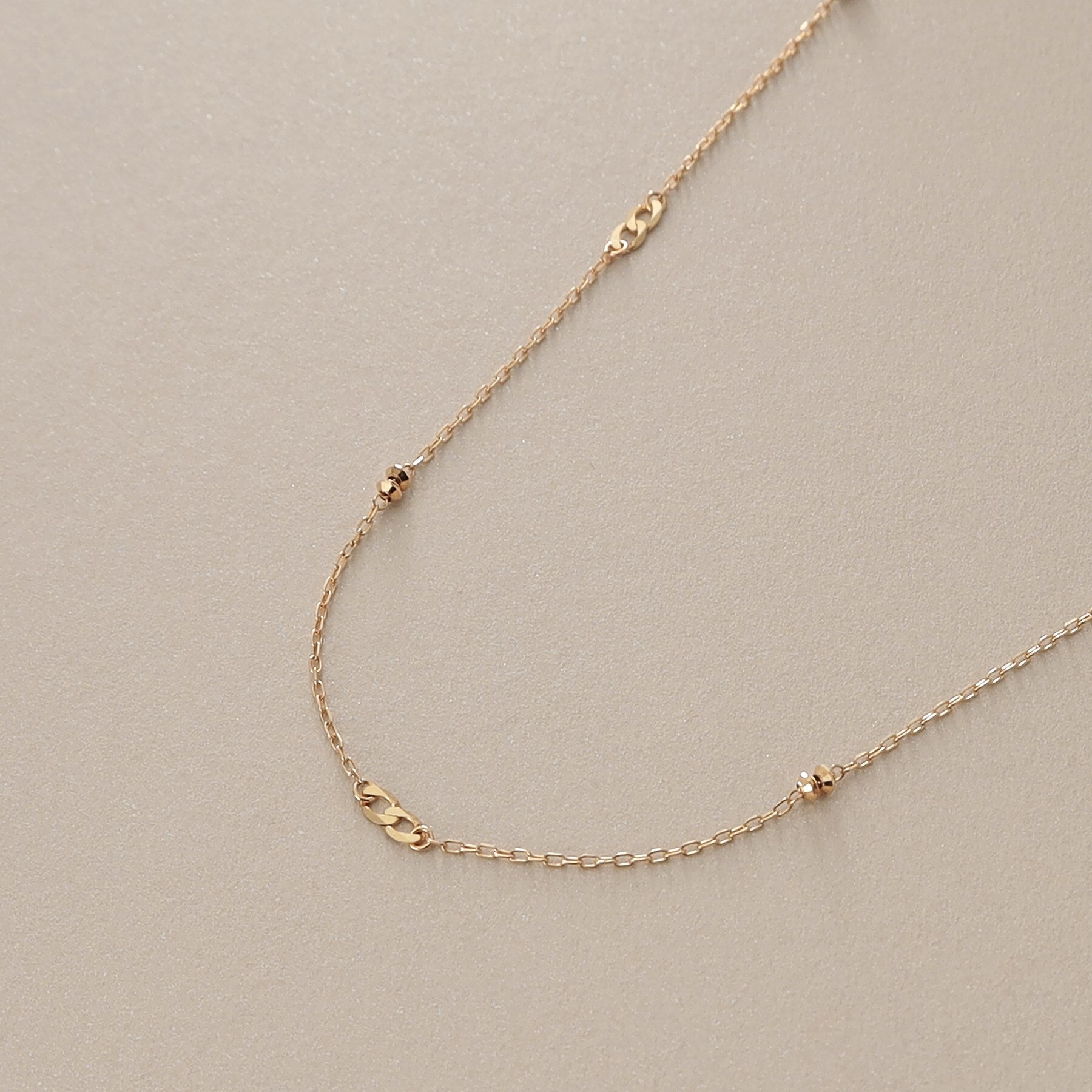 ココシュニック COCOSHNIK K18フラットキヘイ×カットビーズ ネックレス （イエローゴールド(100)） イエローゴールド(100)