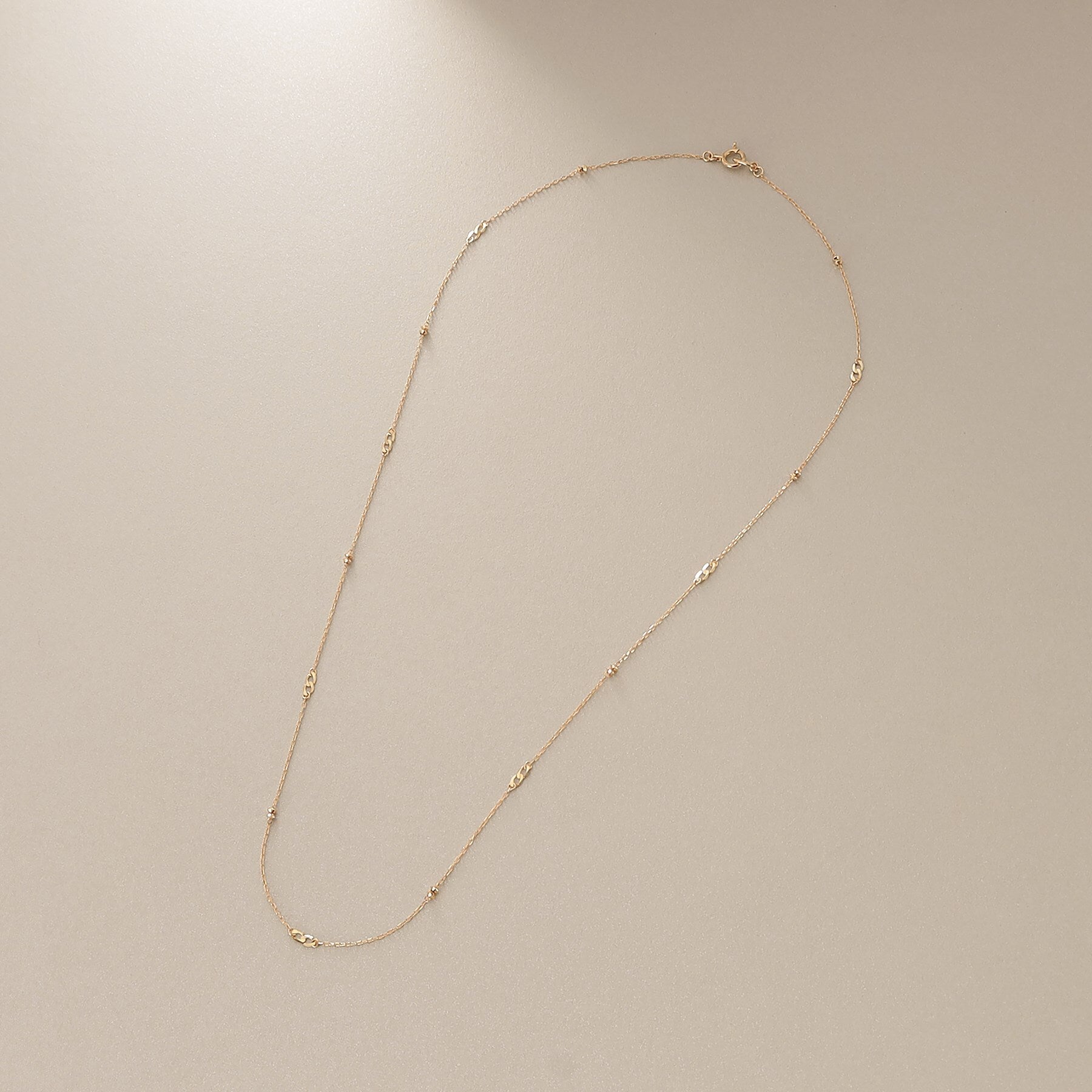 ココシュニック COCOSHNIK K18フラットキヘイ×カットビーズ ネックレス （イエローゴールド(100)） イエローゴールド(100)