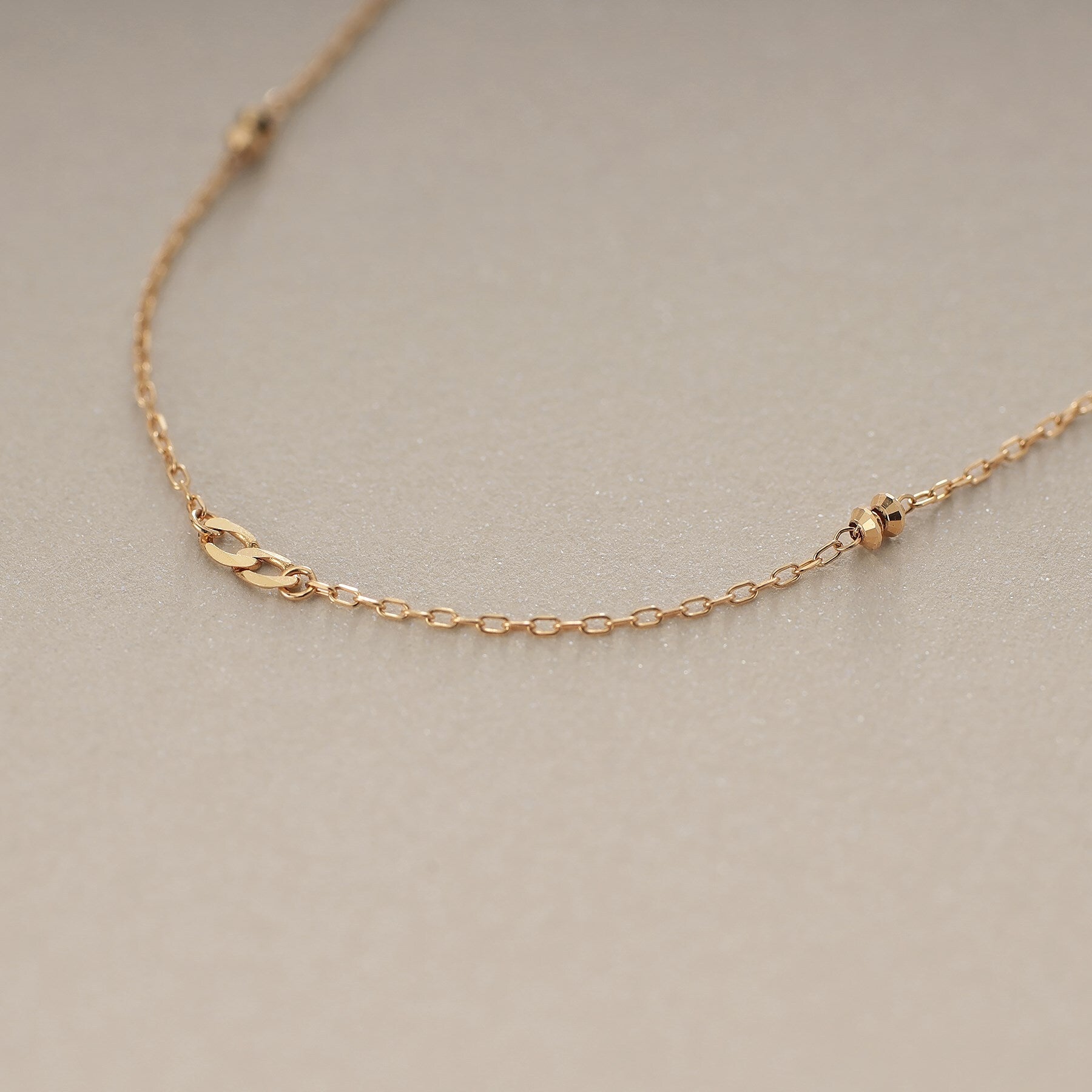 ココシュニック COCOSHNIK K18フラットキヘイ×カットビーズ ネックレス （イエローゴールド(100)） イエローゴールド(100)