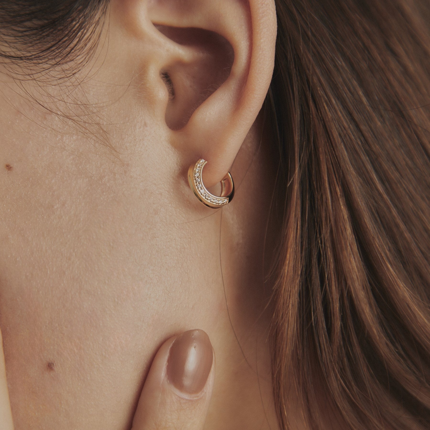 ココシュニック COCOSHNIK K10ダイヤモンド 逆アールフープ スタッドピアス （イエローゴールド(104)） イエローゴールド(104)