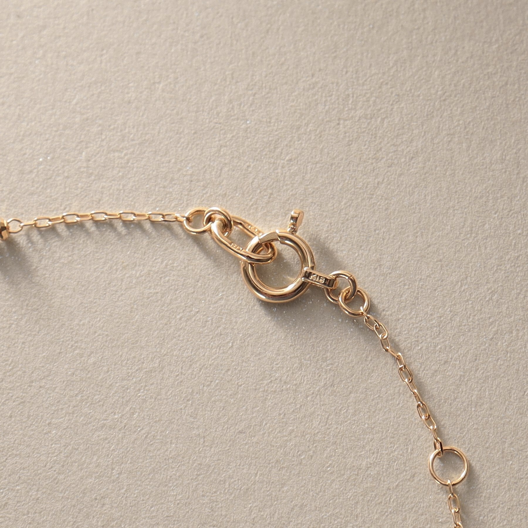 ココシュニック COCOSHNIK K18フラットキヘイ×カットビーズ ブレスレット （イエローゴールド(100)） イエローゴールド(100)