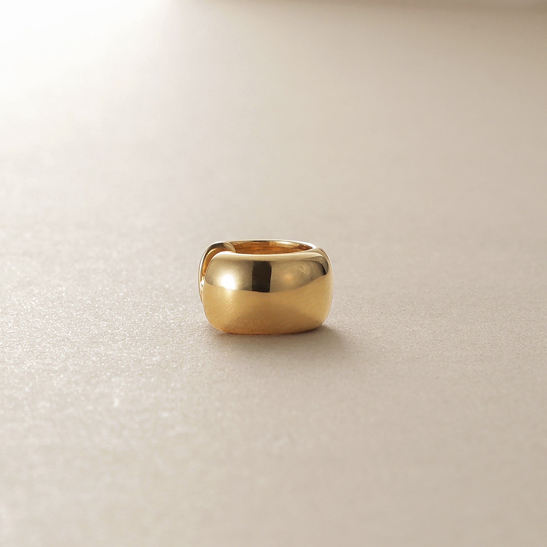 ココシュニック COCOSHNIK K10平甲ワイド 中折れピアス （イエローゴールド(100)） イエローゴールド(100)