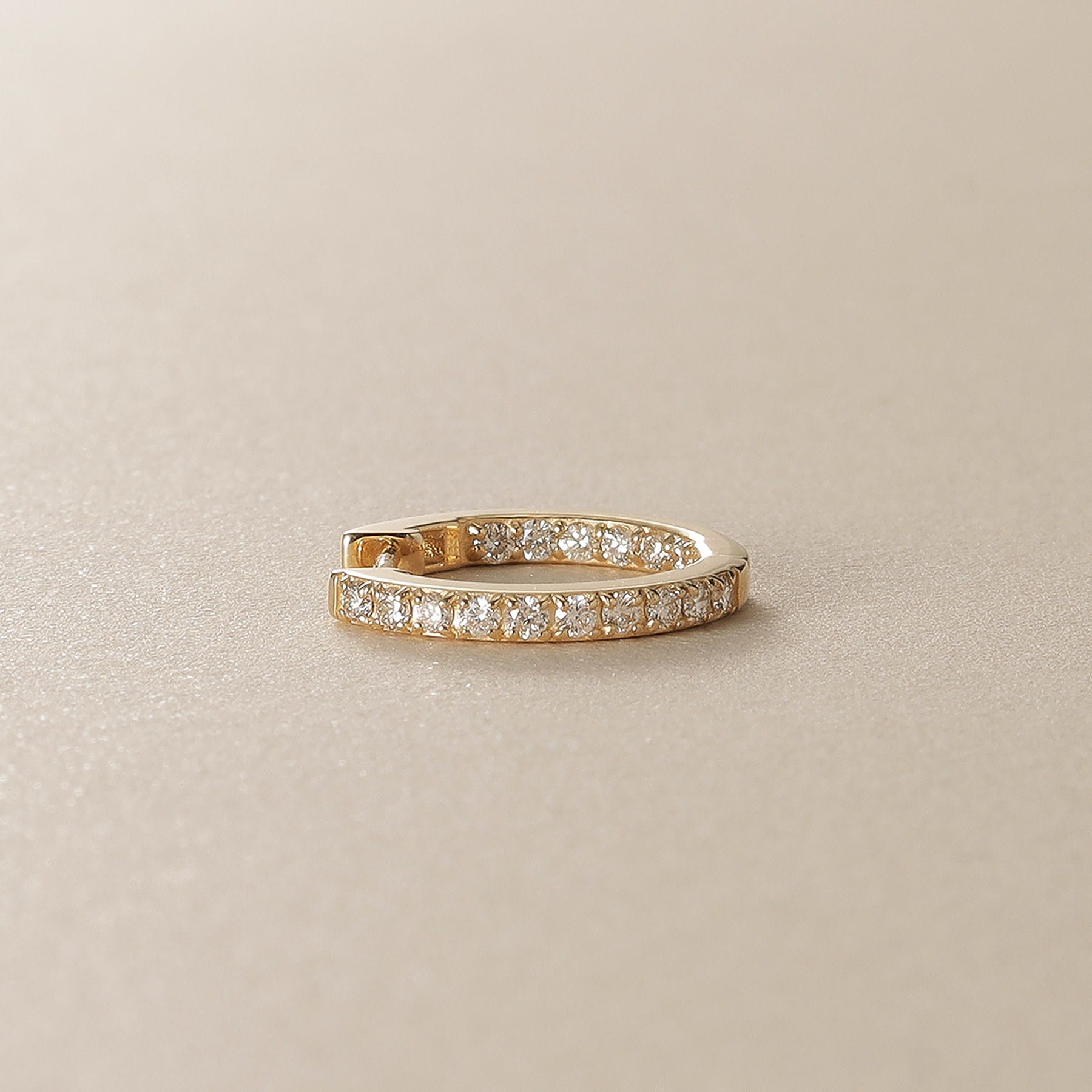 ココシュニック COCOSHNIK K10ダイヤモンド インサイドダイヤ 中折れピアス （イエローゴールド(104)） イエローゴールド(104)