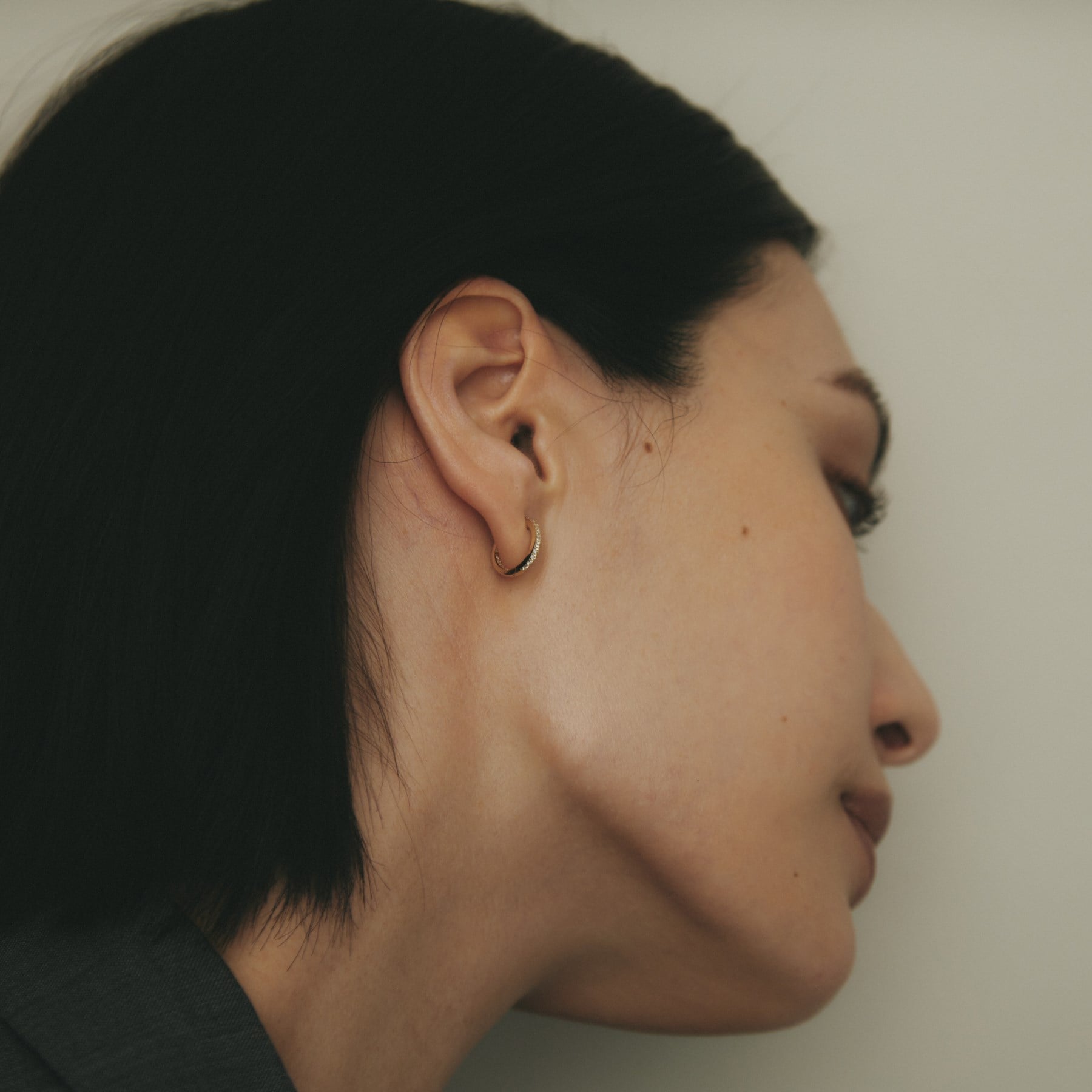 ココシュニック COCOSHNIK K10ダイヤモンド インサイドダイヤ 中折れピアス （イエローゴールド(104)） イエローゴールド(104)