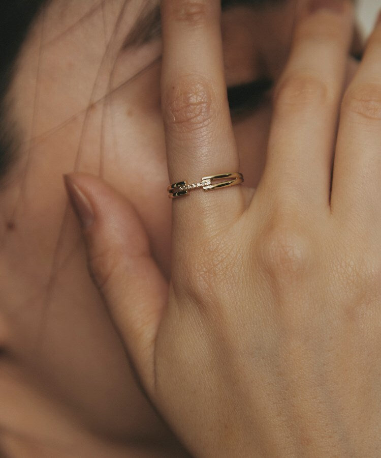 ココシュニック COCOSHNIK K10ダイヤモンド ブリッジ リング （アイボリー(104)） アイボリー(104)