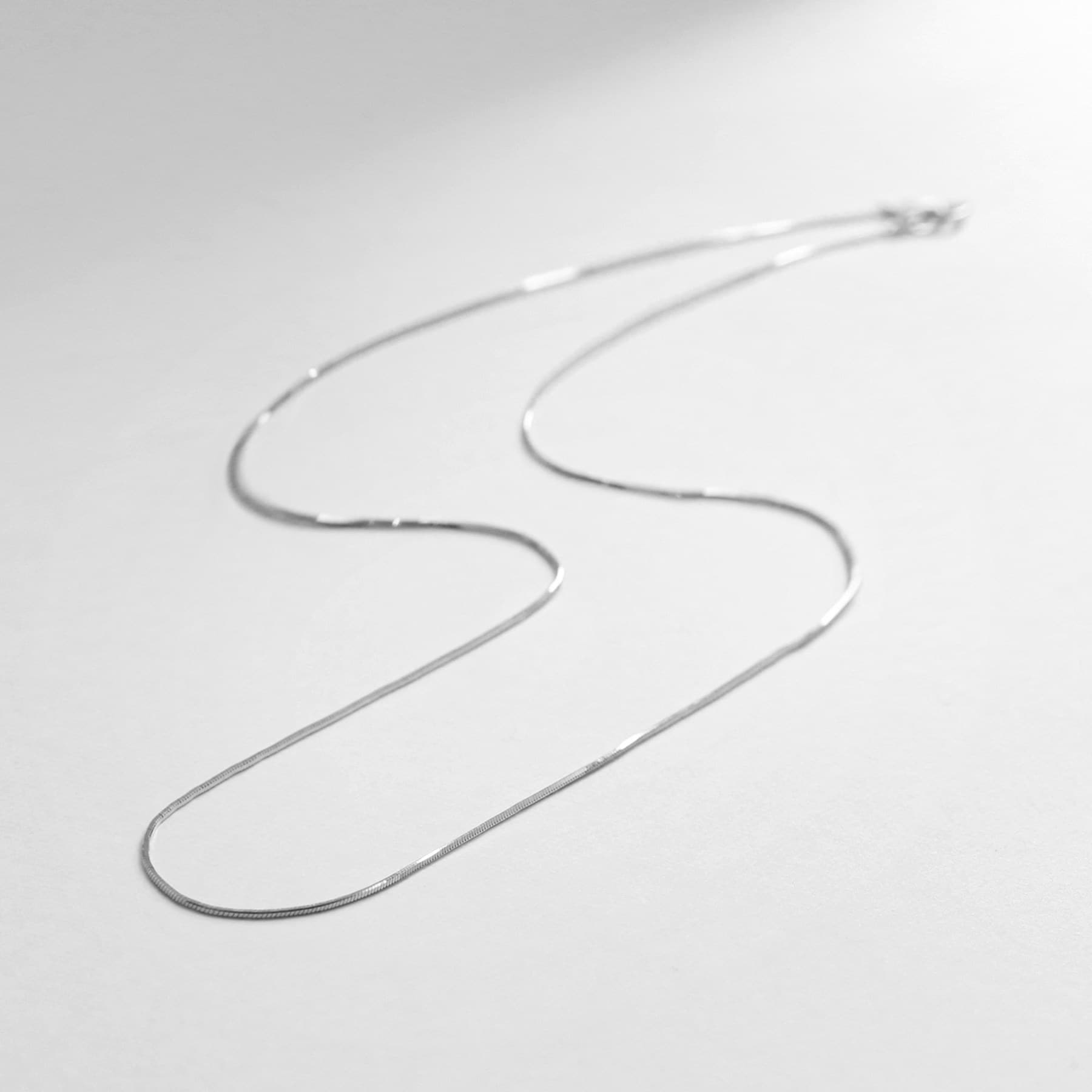 ココシュニック COCOSHNIK コンパクトチェーン　ネックレス（WG） (ホワイトゴールド) ホワイトゴールド(200)