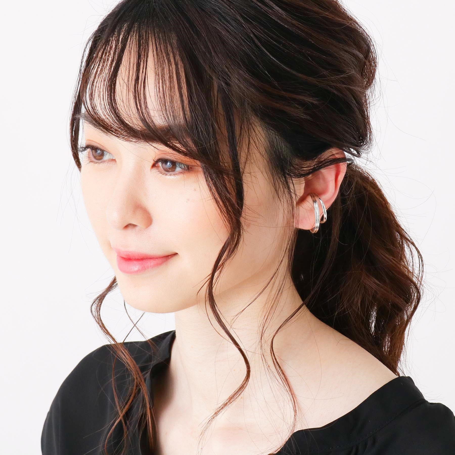 ココシュニック COCOSHNIK ラスティングシルバー　ダブルフープ2連　イヤーカフ