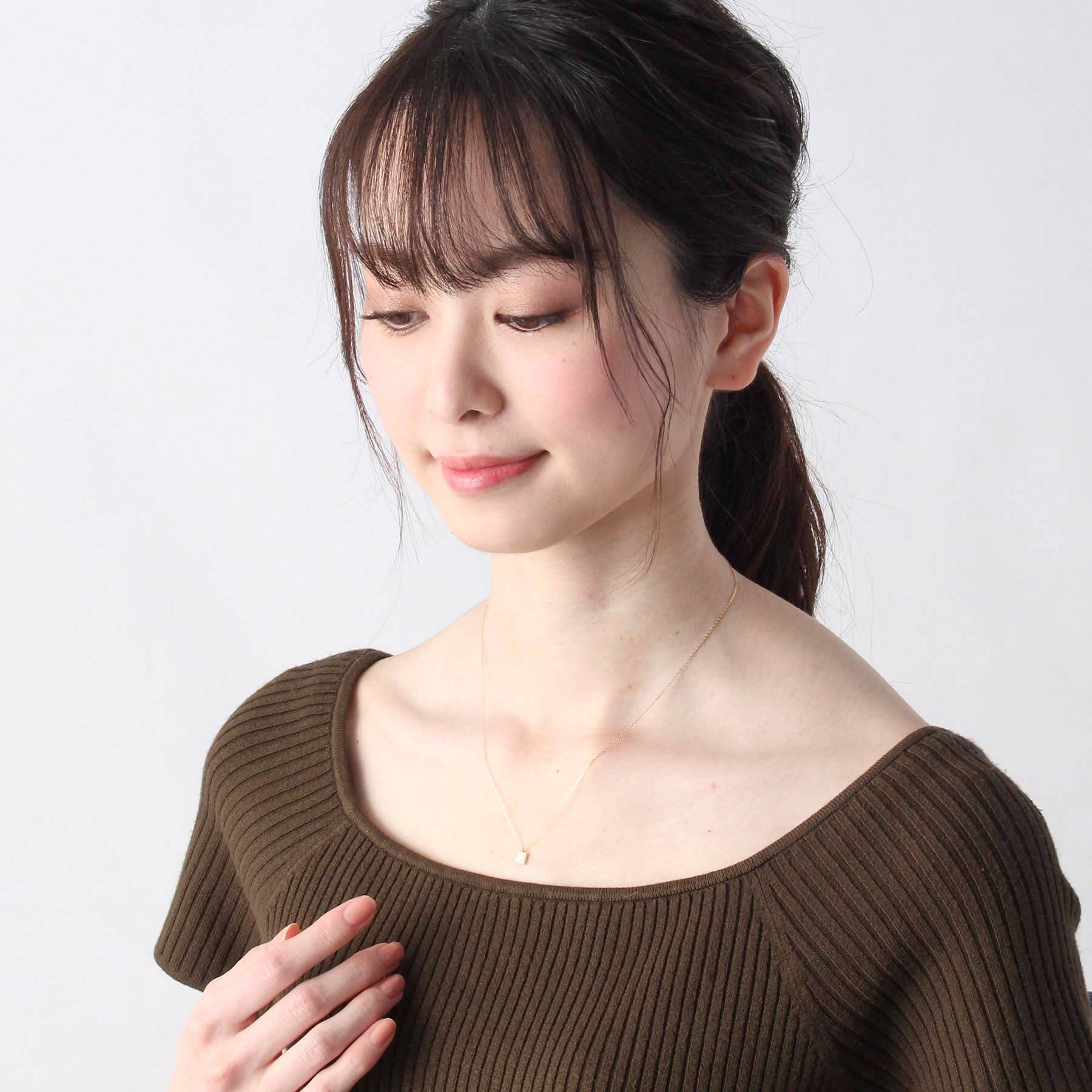 ココシュニック COCOSHNIK K18ダイヤモンド　ジオメモチーフ四角　ネックレス