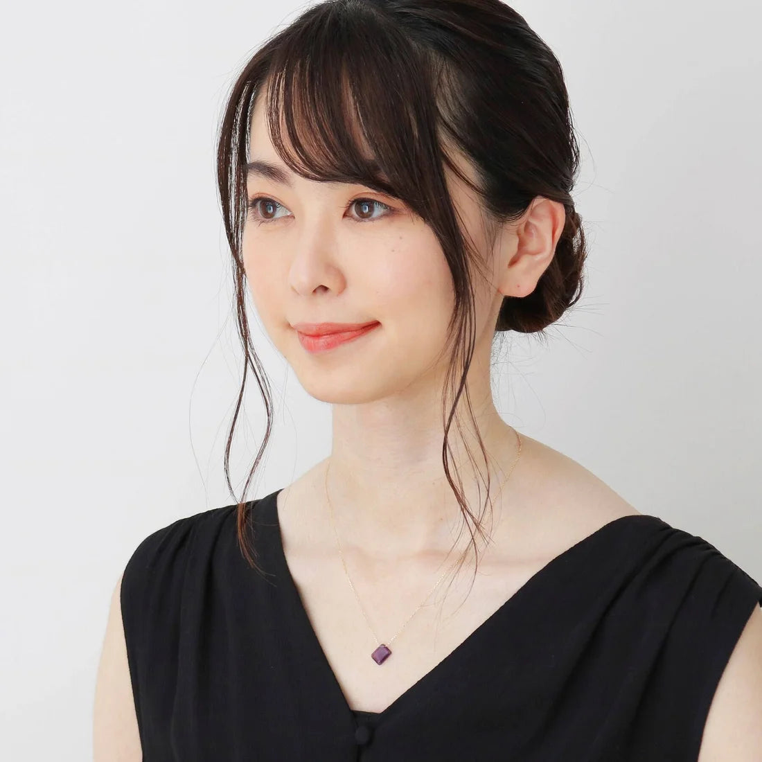 ココシュニック COCOSHNIK カラーストーンティルト　ネックレス