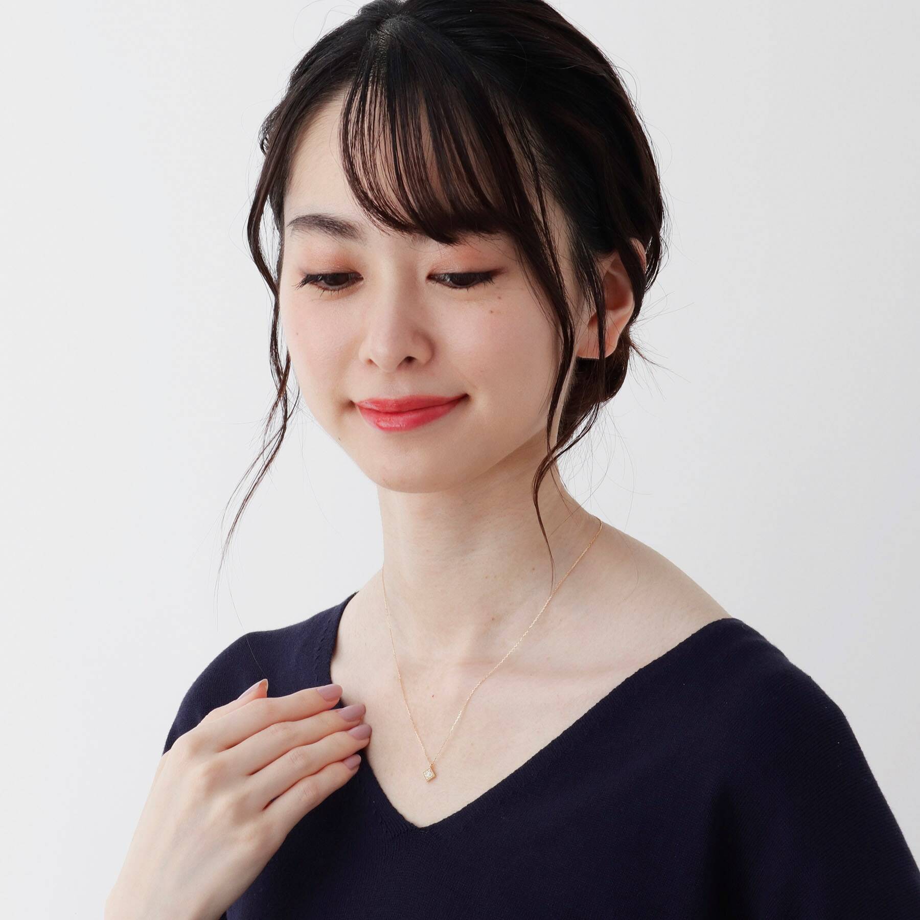 ココシュニック COCOSHNIK ダイヤモンド　バゲットカット1石パヴェ　スクエアネックレス