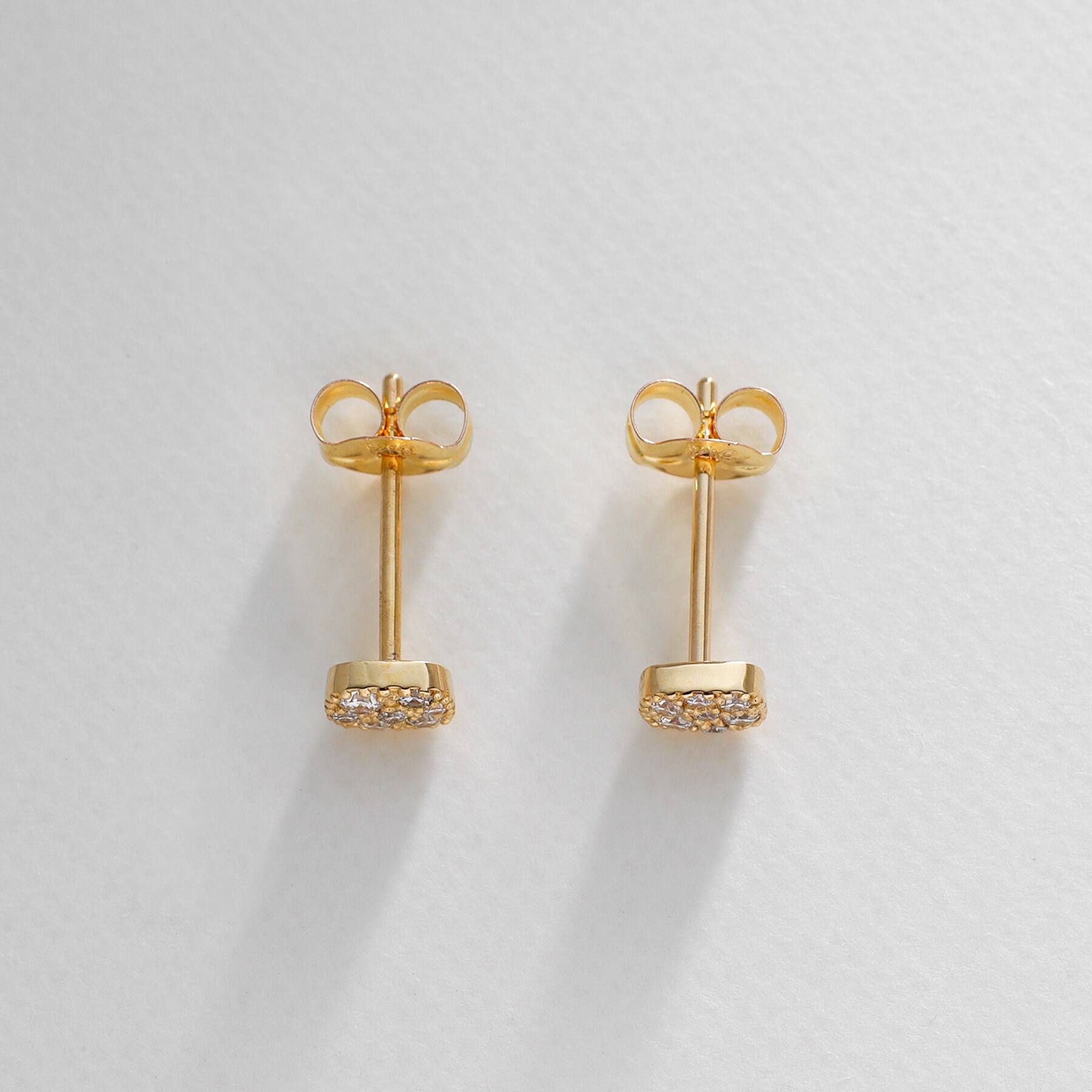 ココシュニック COCOSHNIK K18ダイヤモンド　ランダムパヴェ　スクエア　スタッドピアス (イエローゴールド) イエローゴールド(104)