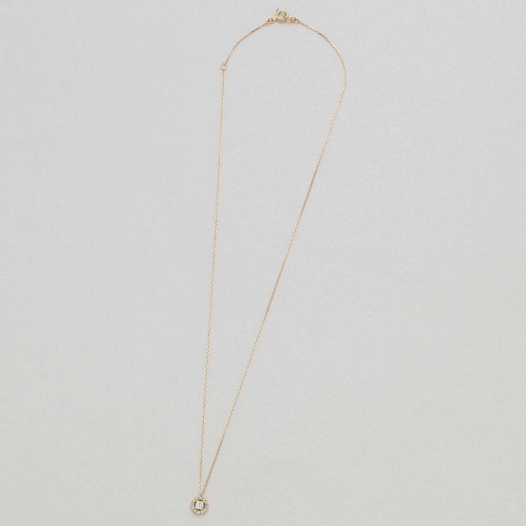 ココシュニック COCOSHNIK K18ダイヤモンド　バゲットカット取り巻き　ネックレス
