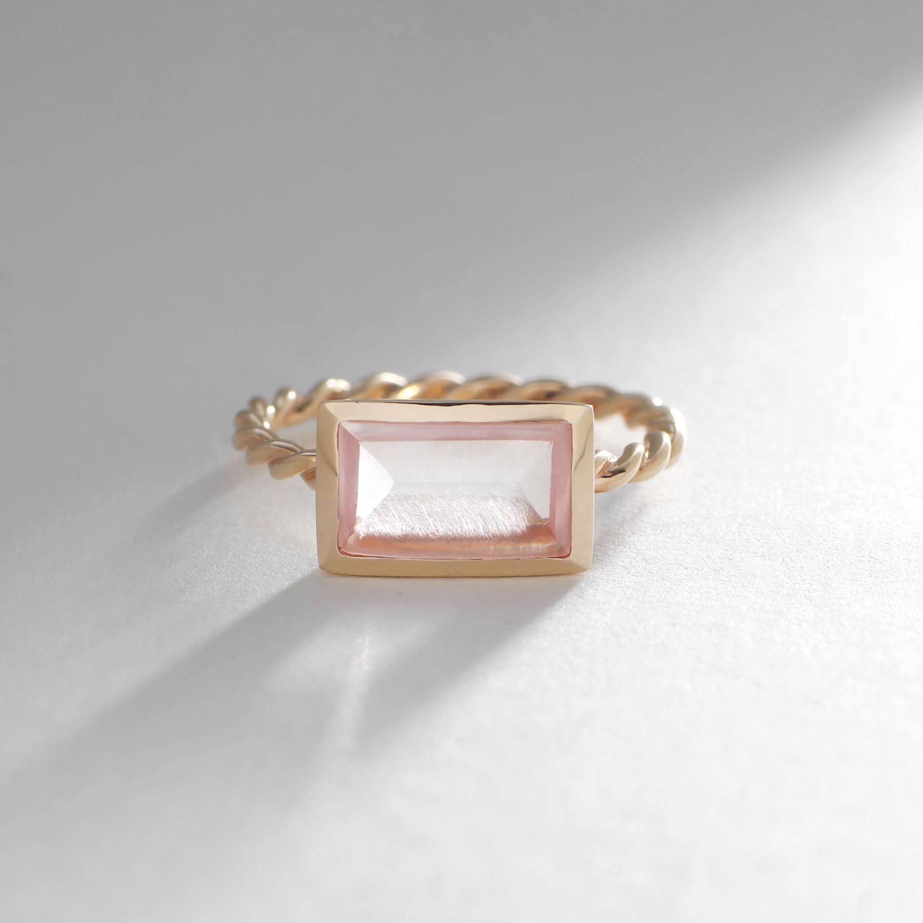 ココシュニック COCOSHNIK K10ローズクォーツ バフトップカット リング イエローゴールド(117)