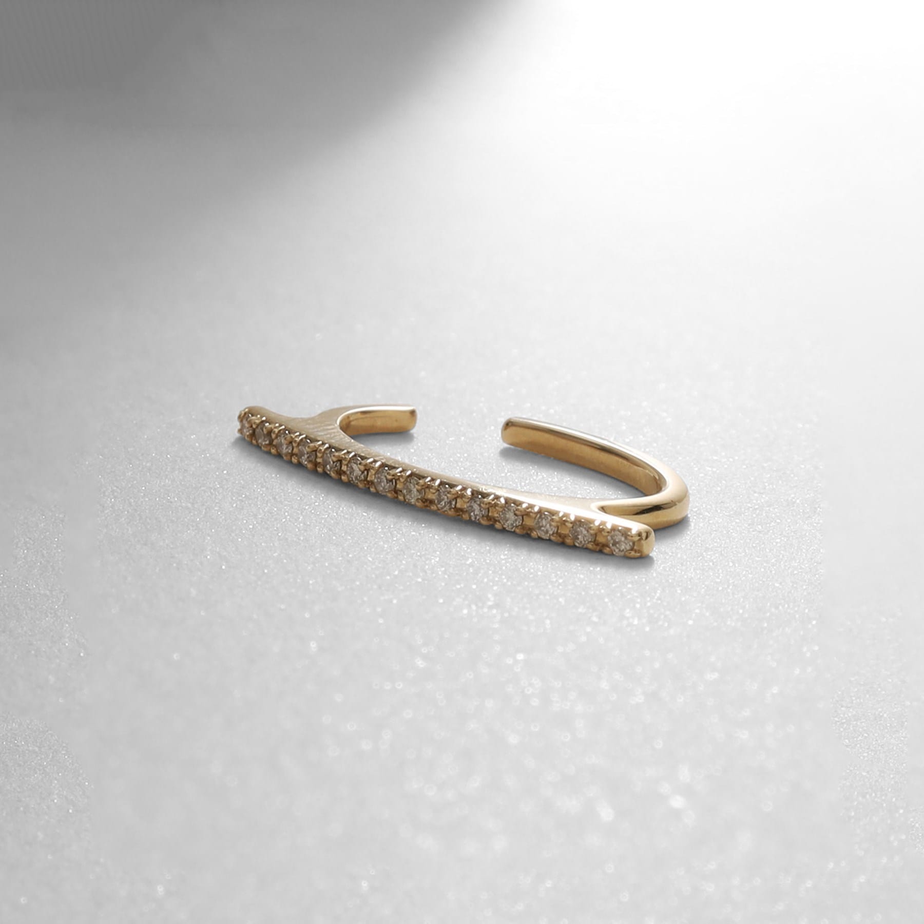 ココシュニック COCOSHNIK K10ダイヤモンド カーブライン イヤーカフ（片耳用） イエローゴールド(104)