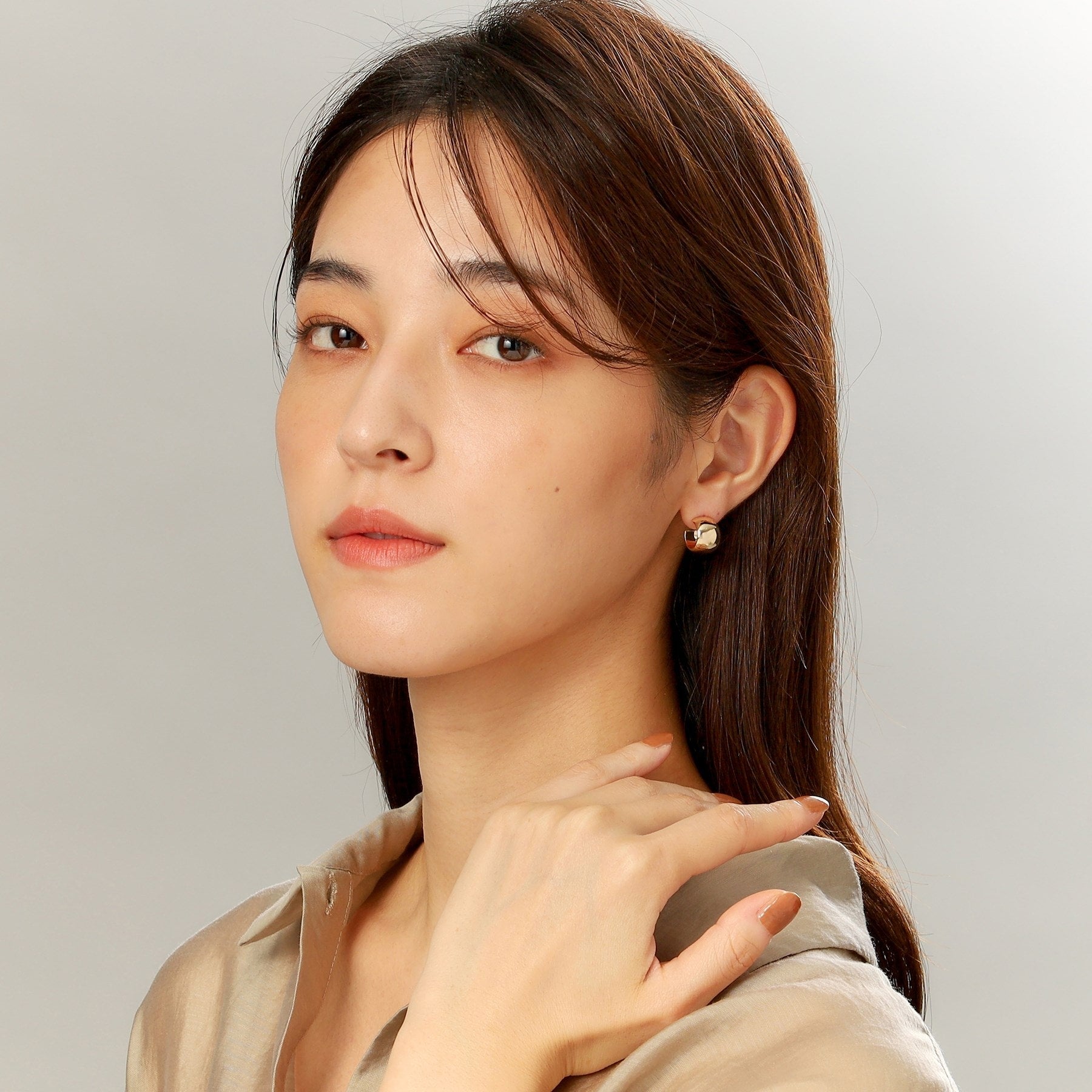 ココシュニック COCOSHNIK K10中空平甲フープ スタッドピアス クリスタル/透明(100)