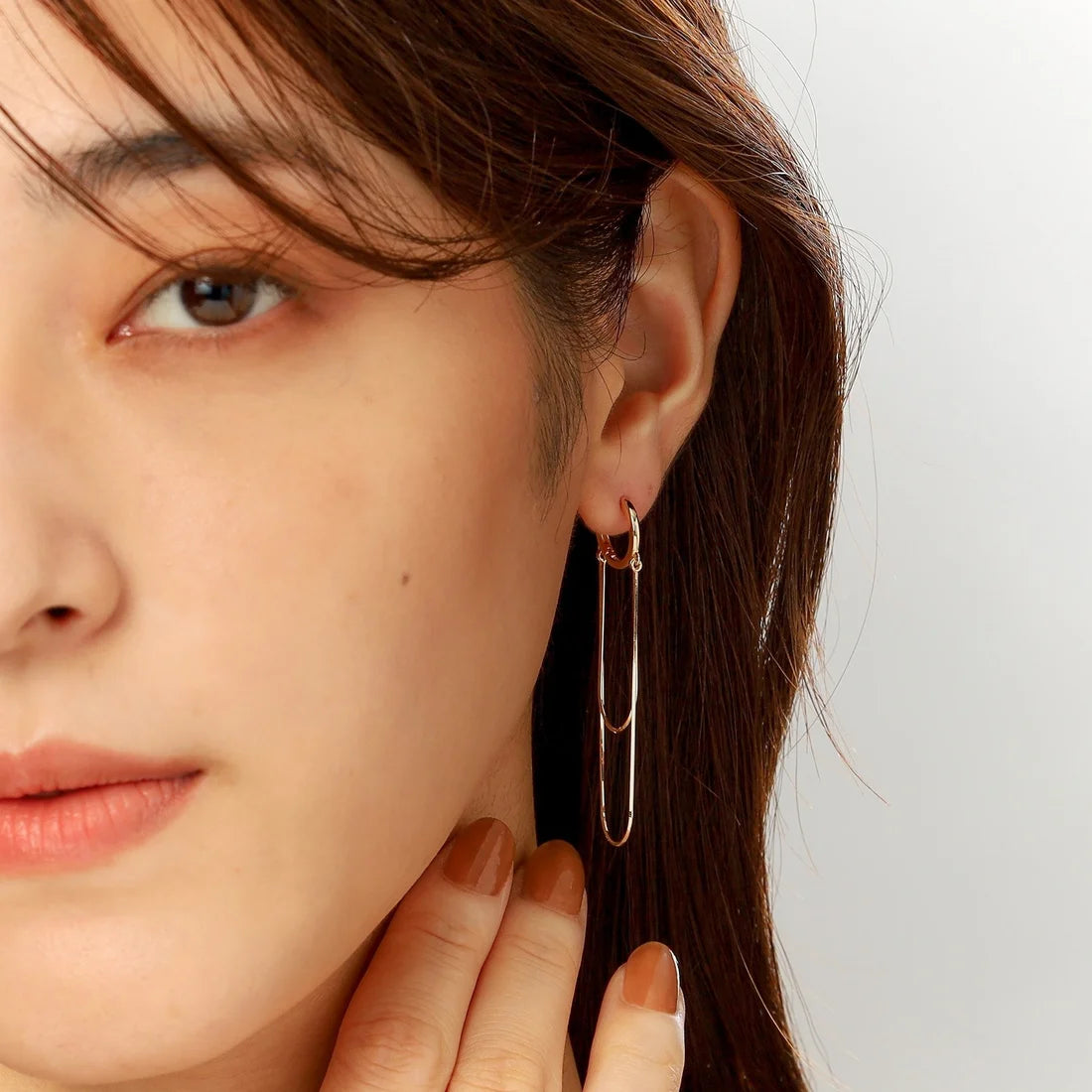 COCOSHNIK COCOSHNIK K10 Compact Drape Mid-fold Hoop Earrings
