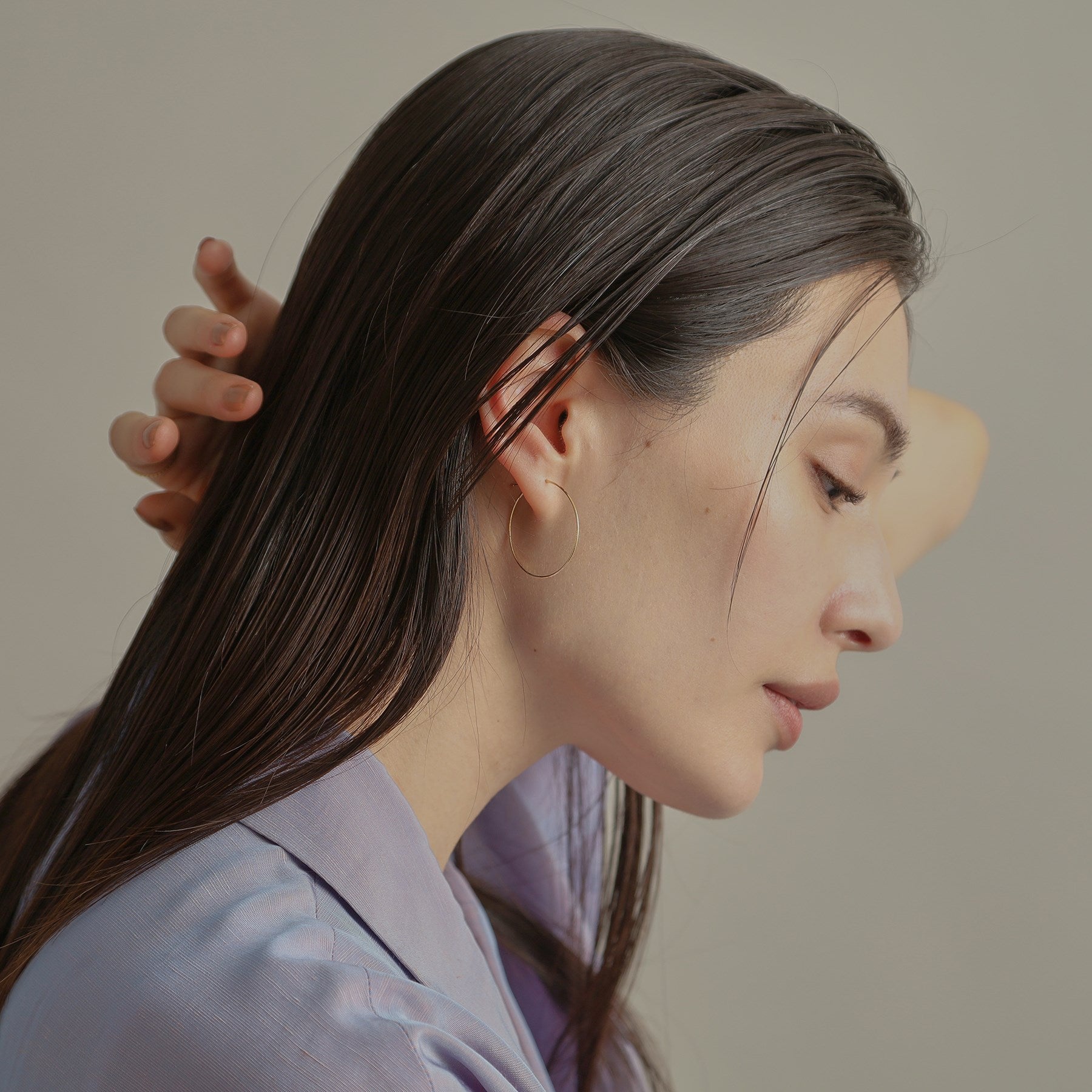 ココシュニック COCOSHNIK K18オメガチェーン フープピアス中 （イエローゴールド(100)） イエローゴールド(100)