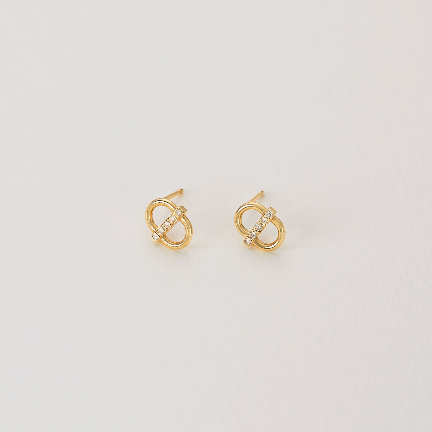 ココシュニック COCOSHNIK K10ダイヤモンド PCモチーフ スタッドピアス （イエローゴールド(104)） イエローゴールド(104)