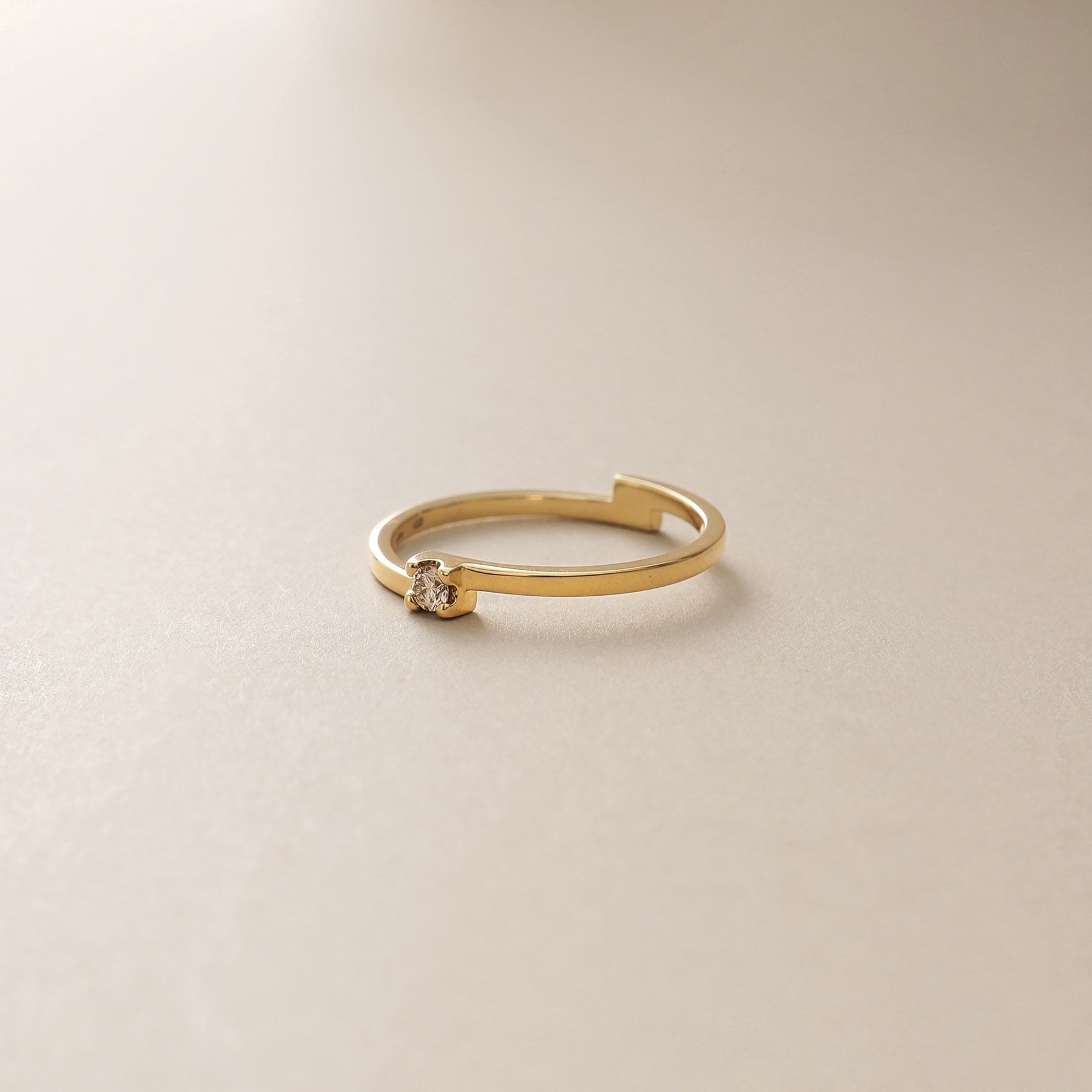 ココシュニック COCOSHNIK K10ダイヤモンド 爪留めスクエアオルタネート リング （イエローゴールド(104)） イエローゴールド(104)