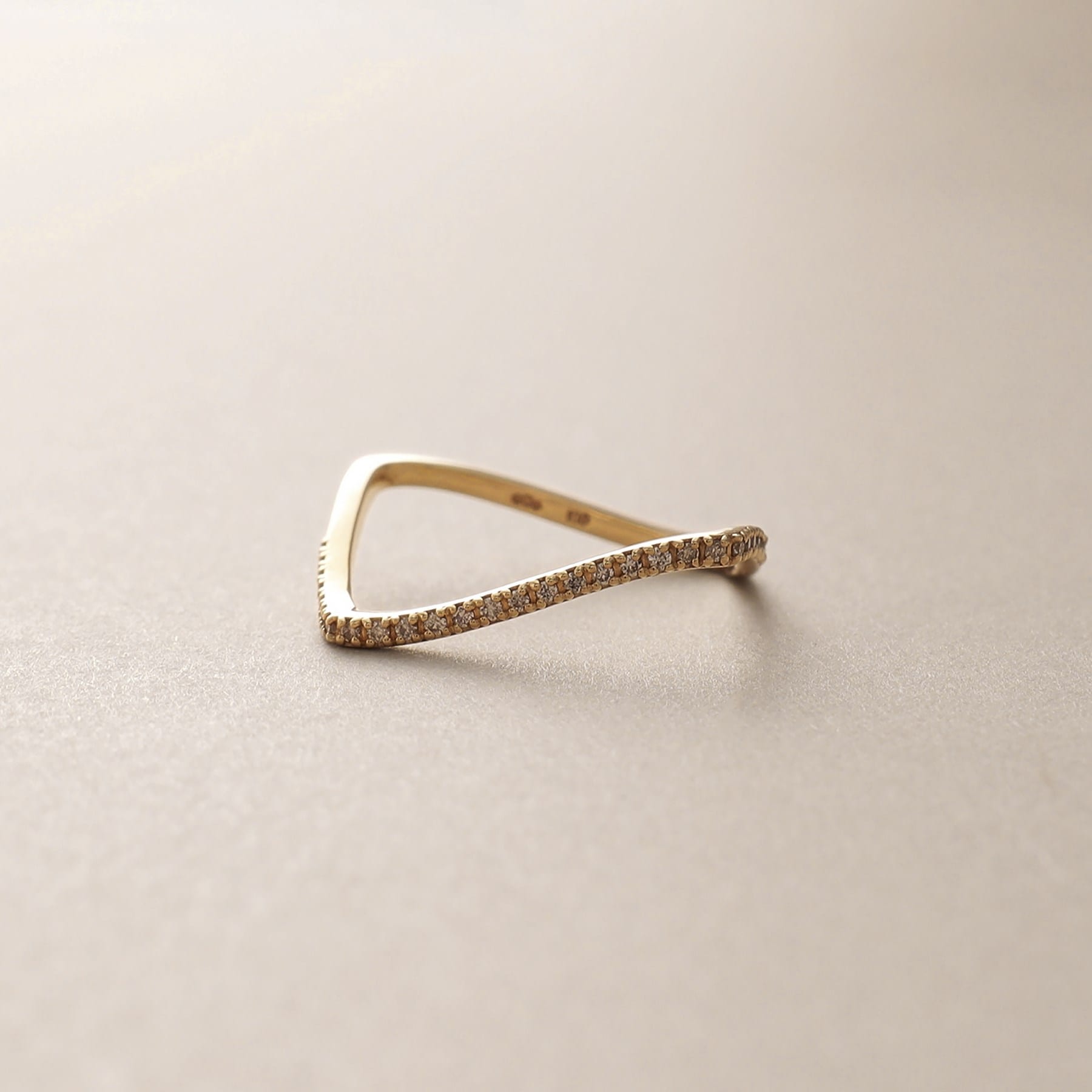 ココシュニック COCOSHNIK K10ダイヤモンド S字スクエア リング （イエローゴールド(104)） イエローゴールド(104)