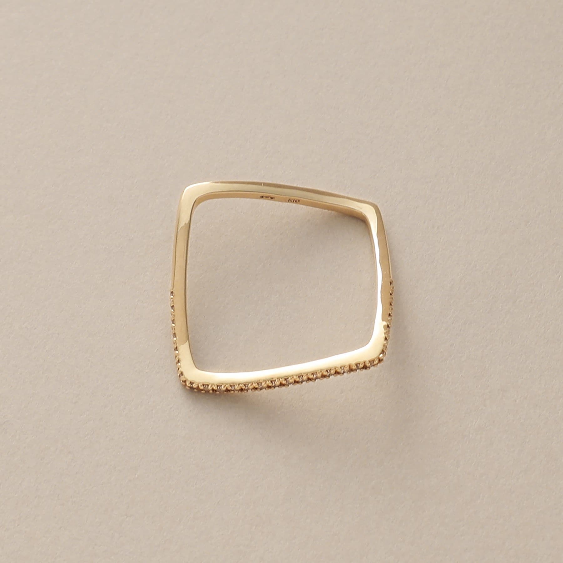 ココシュニック COCOSHNIK K10ダイヤモンド S字スクエア リング （イエローゴールド(104)） イエローゴールド(104)