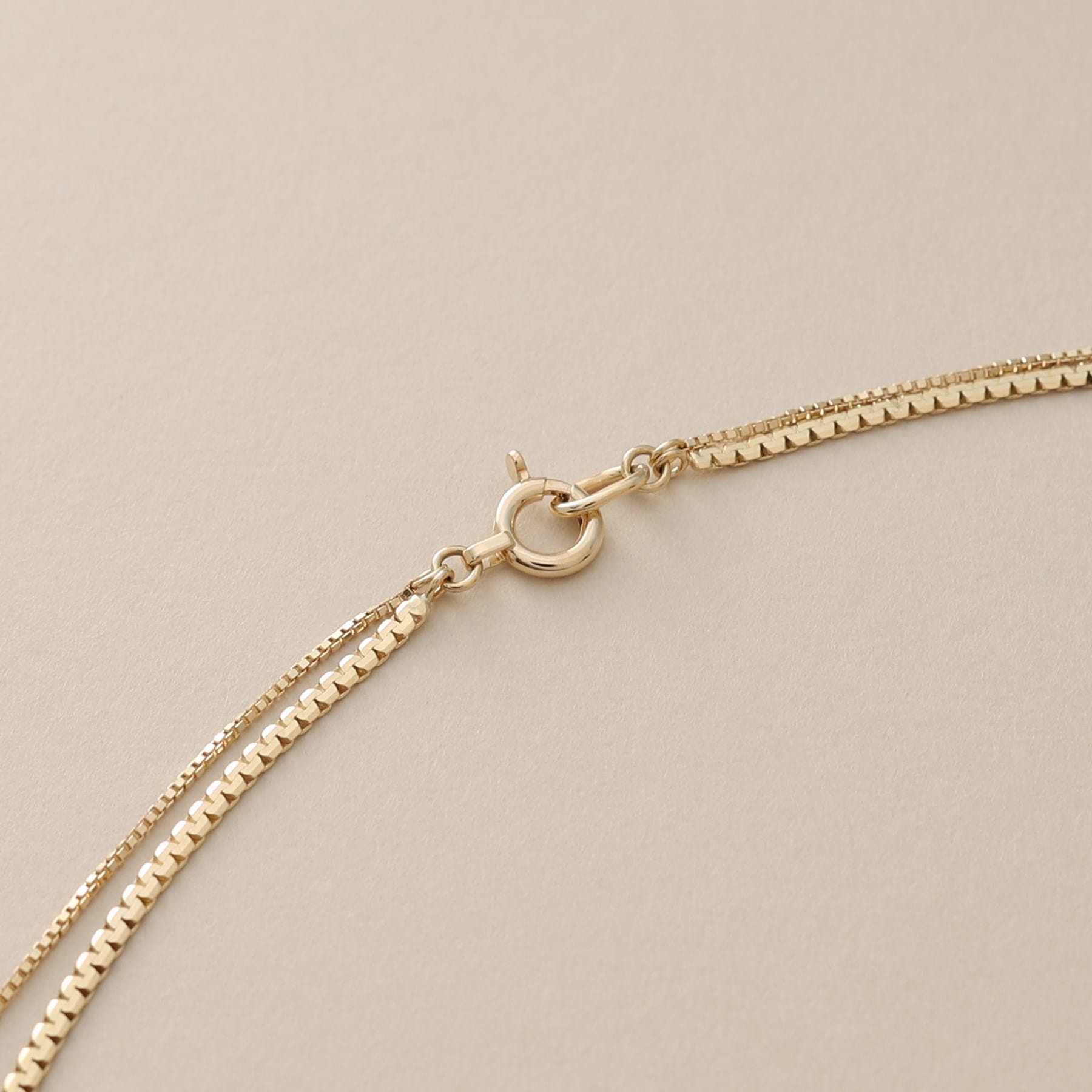 ココシュニック COCOSHNIK K10ベネフラット×ベネレイヤード ネックレス （イエローゴールド(100)） イエローゴールド(100)